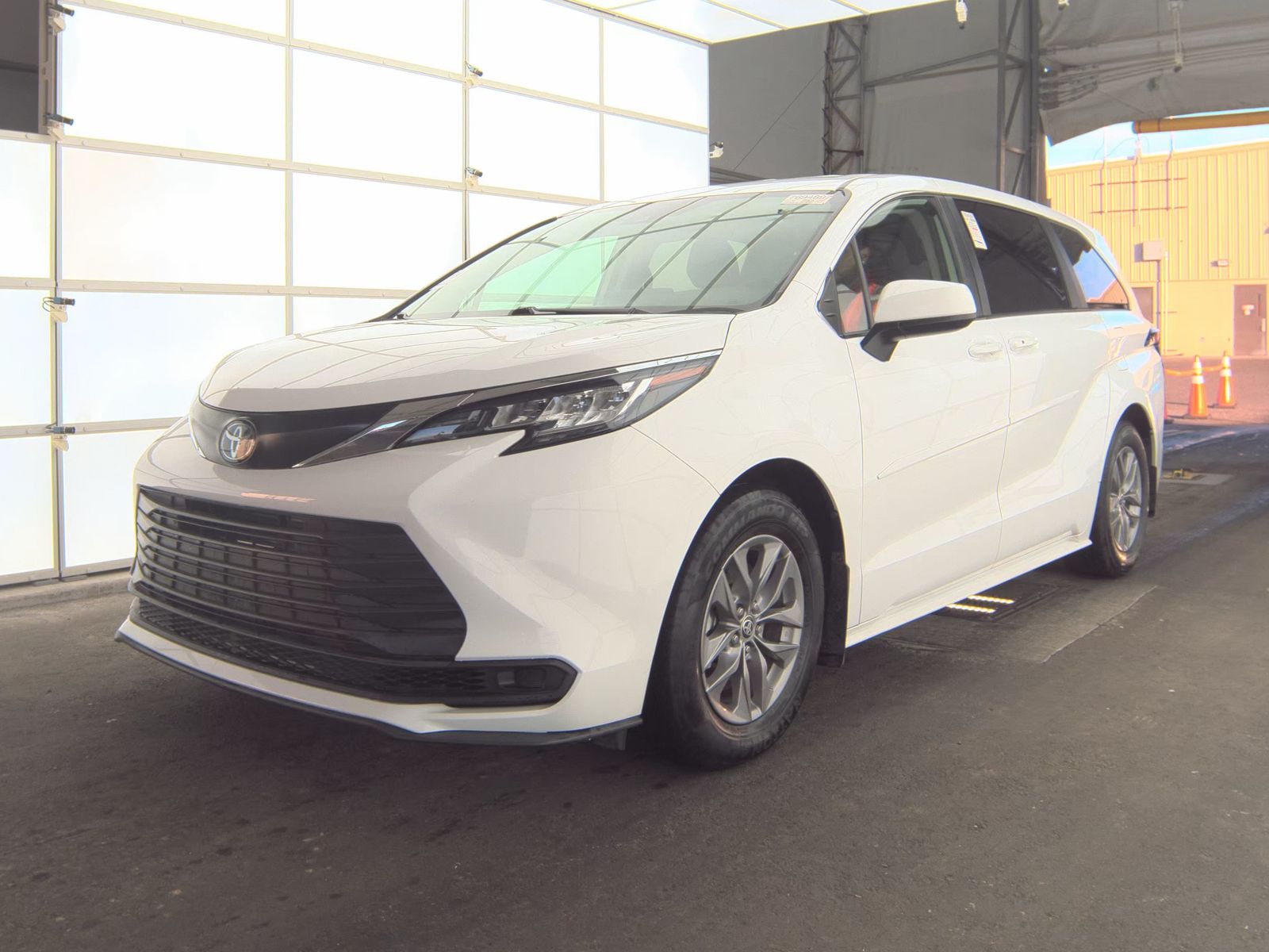 2023 Toyota Sienna LE AWD