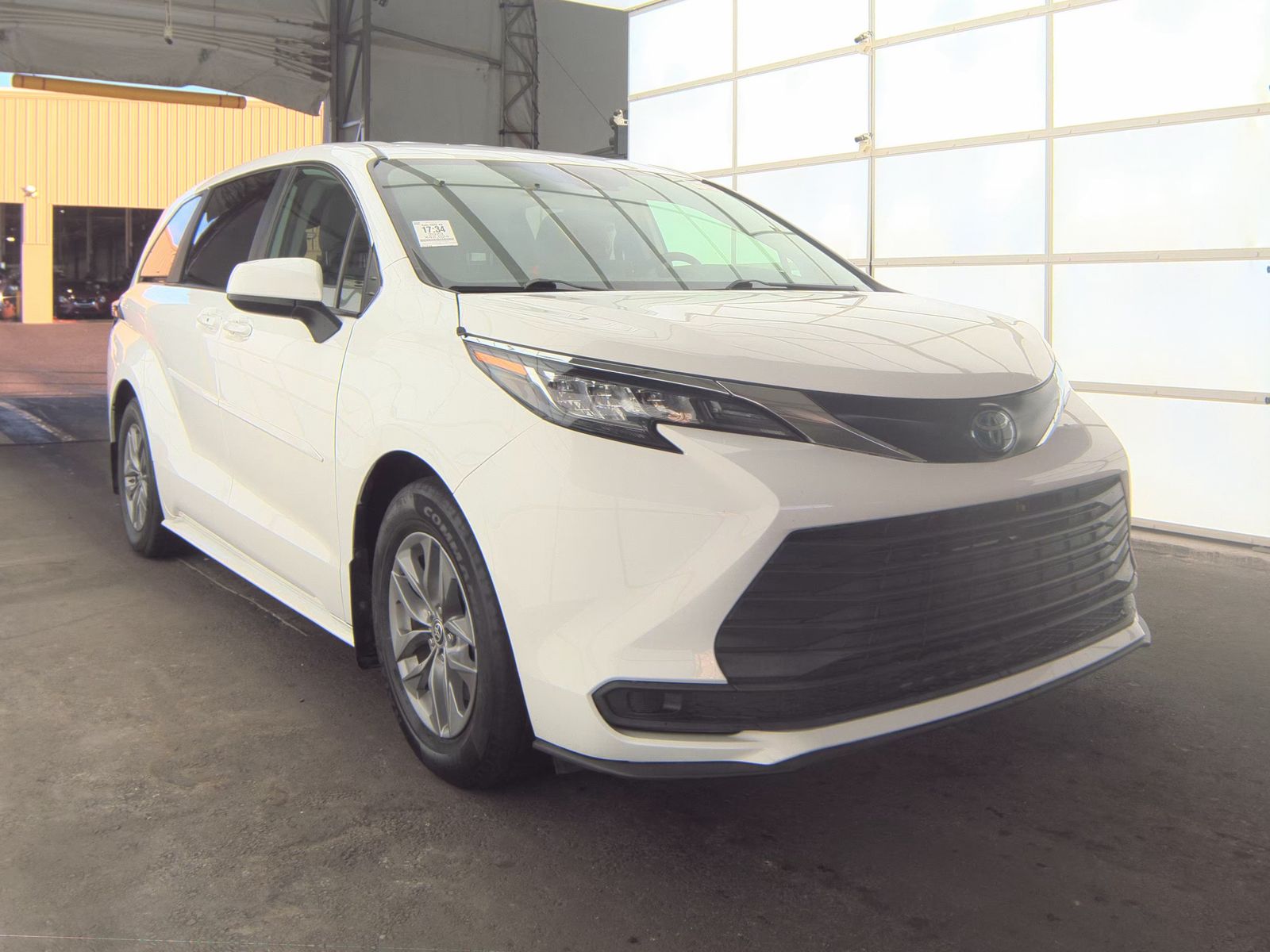 2023 Toyota Sienna LE AWD