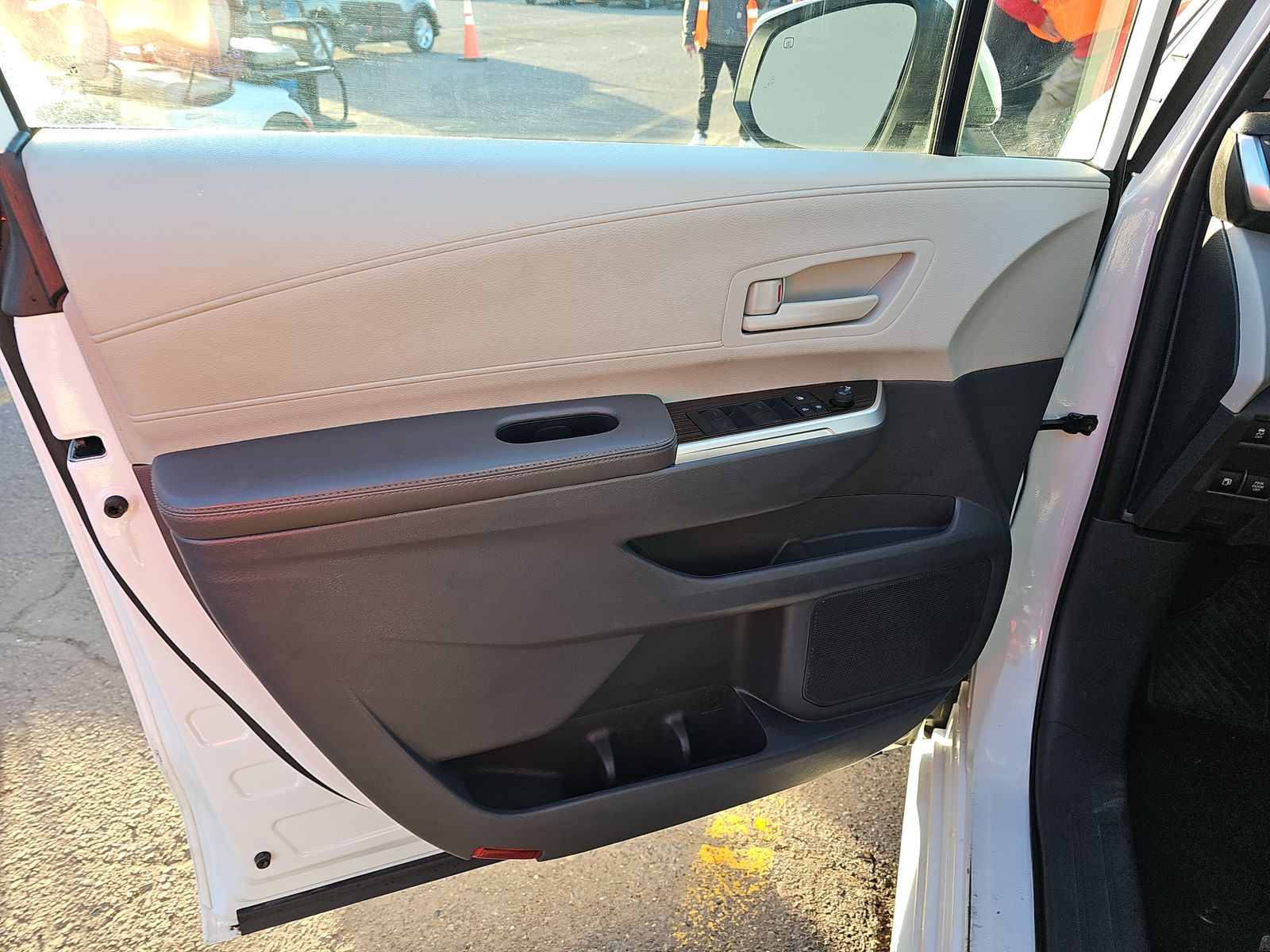 2023 Toyota Sienna LE AWD