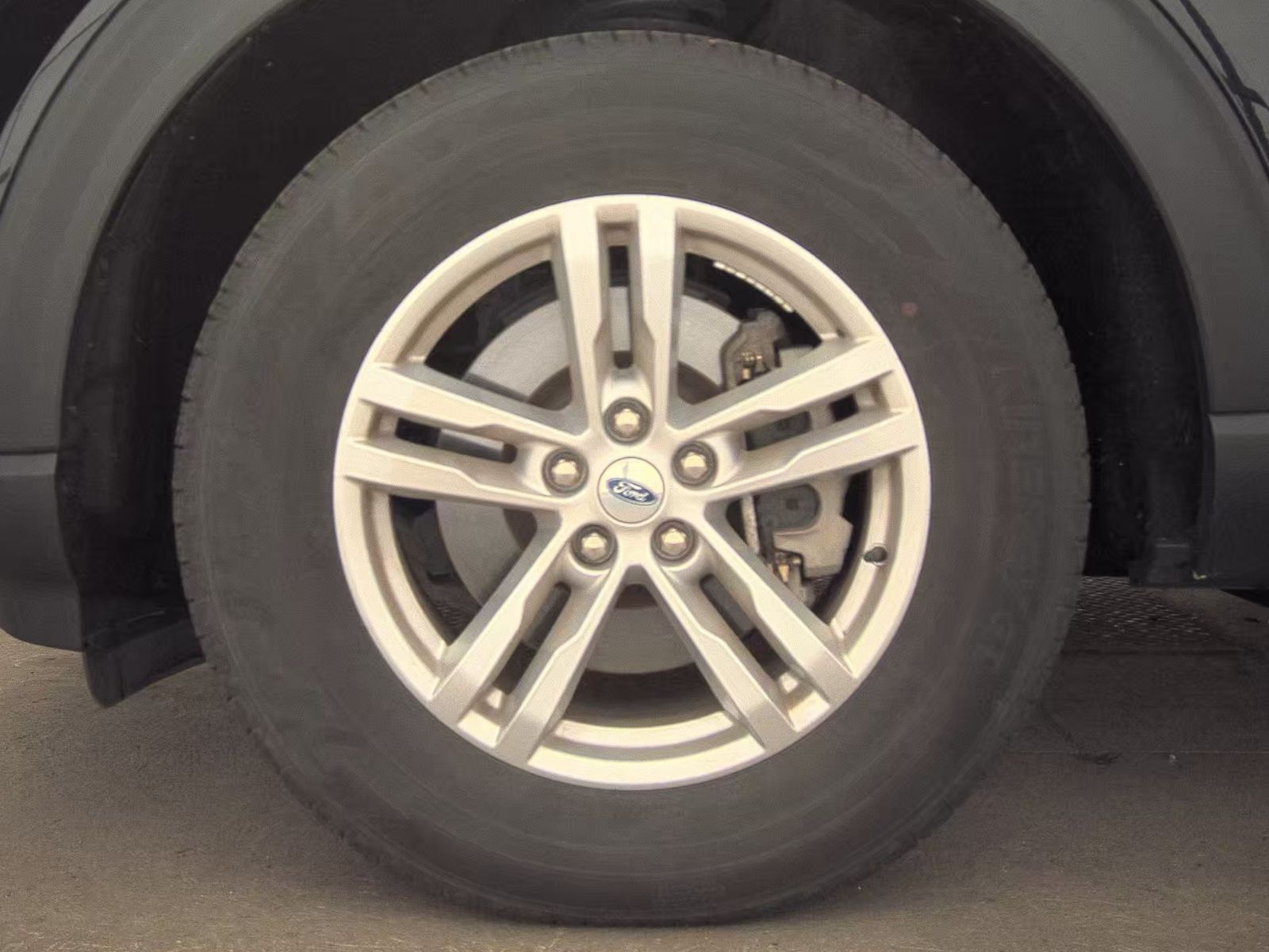 2023 Ford Explorer XLT AWD