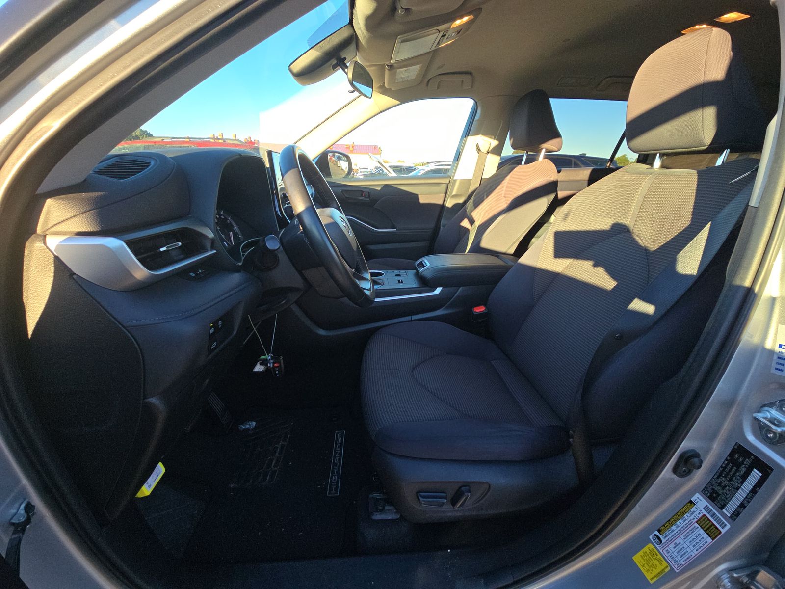 2023 Toyota Highlander LE FWD