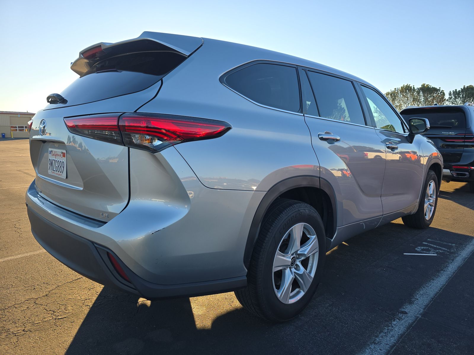 2023 Toyota Highlander LE FWD