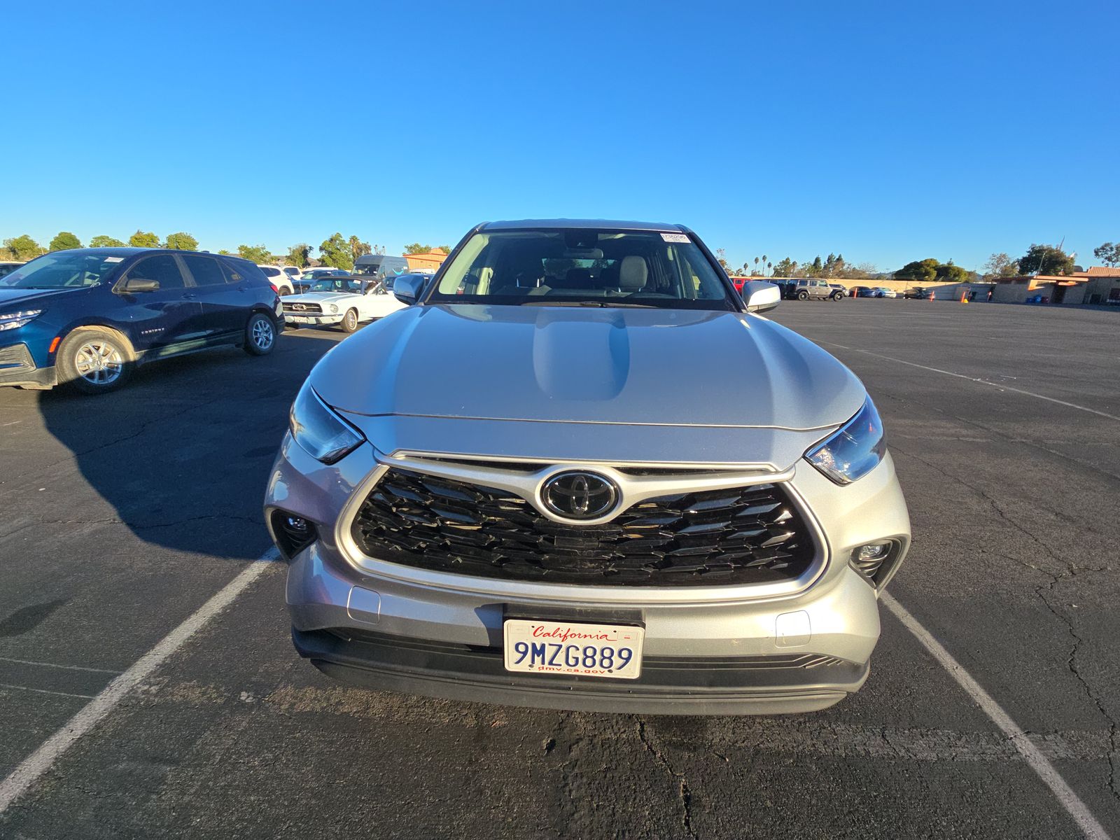 2023 Toyota Highlander LE FWD