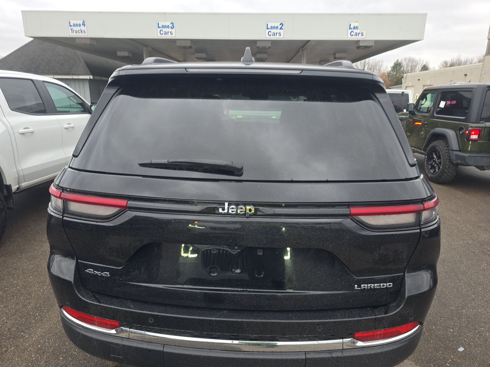 2023 Jeep Grand Cherokee Laredo AWD