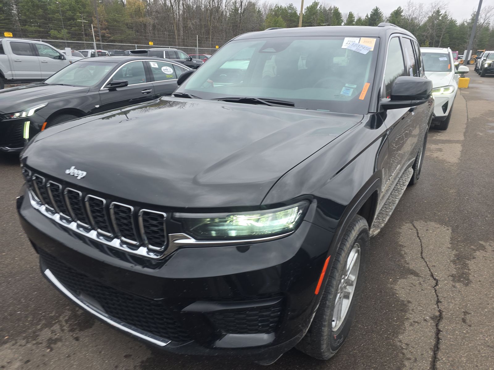2023 Jeep Grand Cherokee Laredo AWD