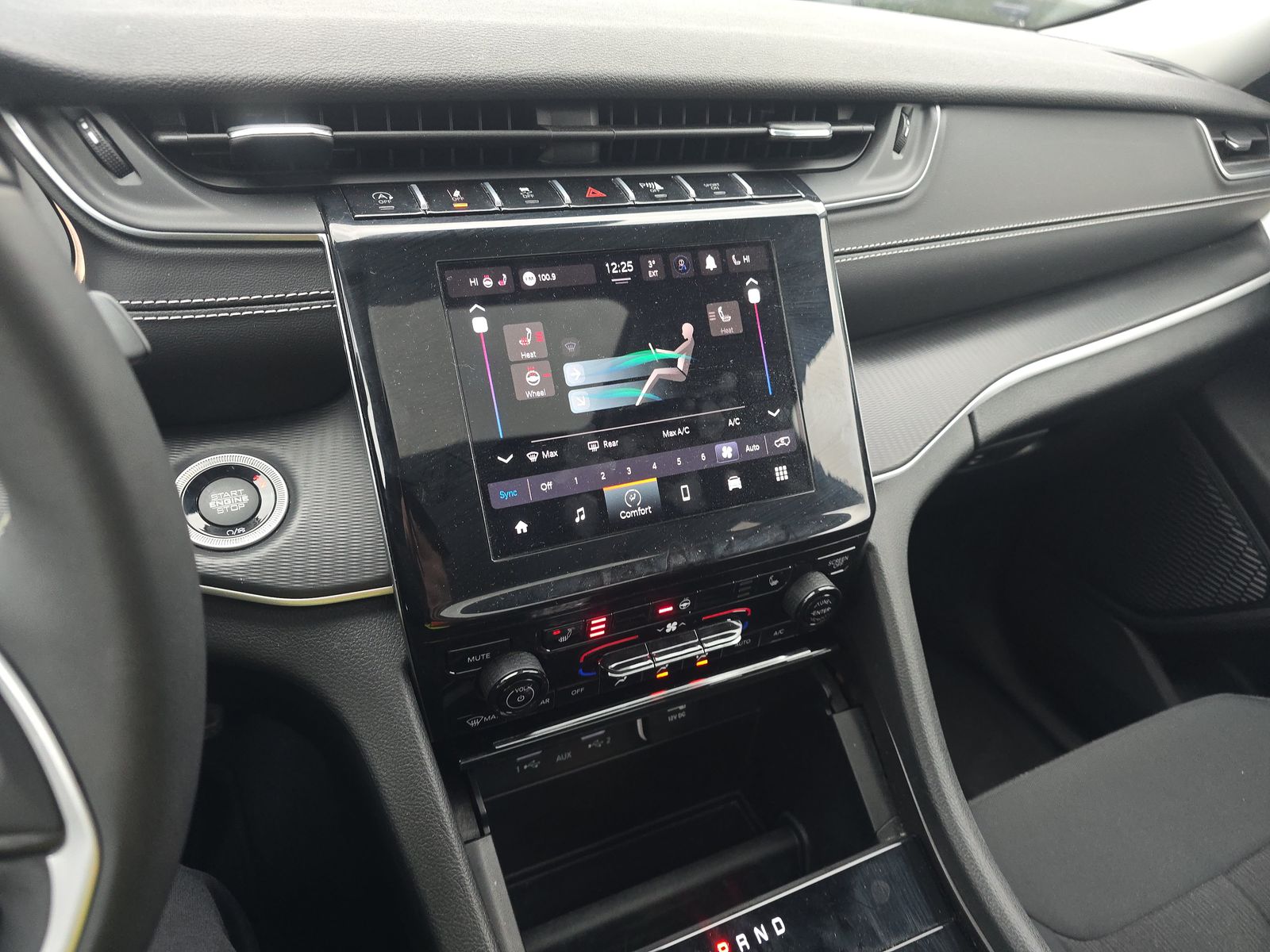 2023 Jeep Grand Cherokee Laredo AWD