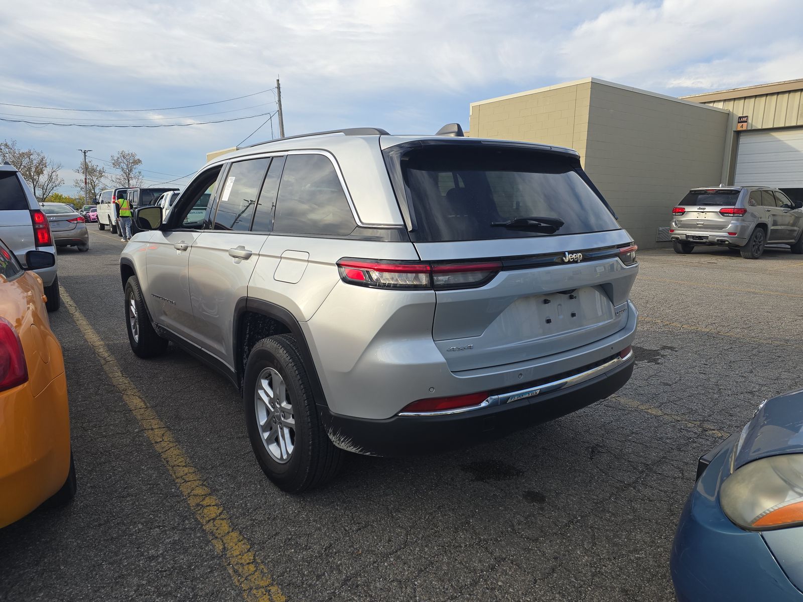 2023 Jeep Grand Cherokee Laredo AWD