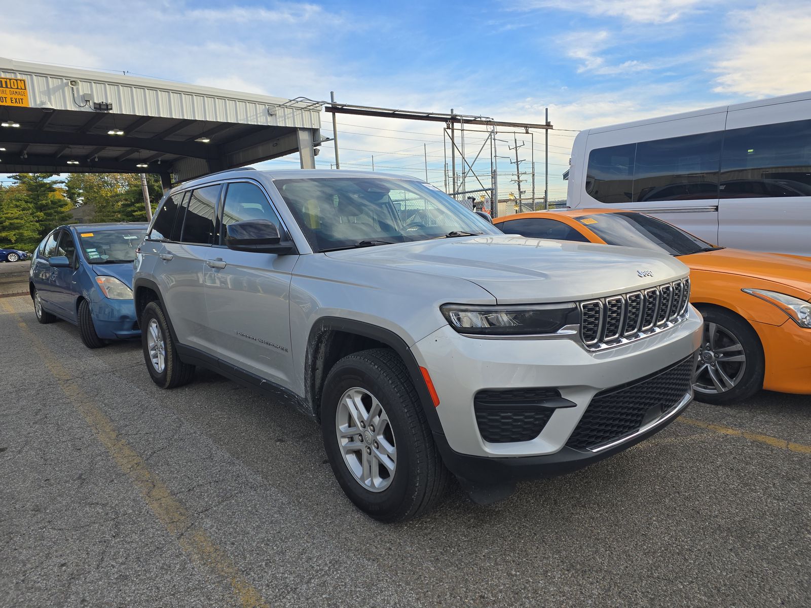 2023 Jeep Grand Cherokee Laredo AWD