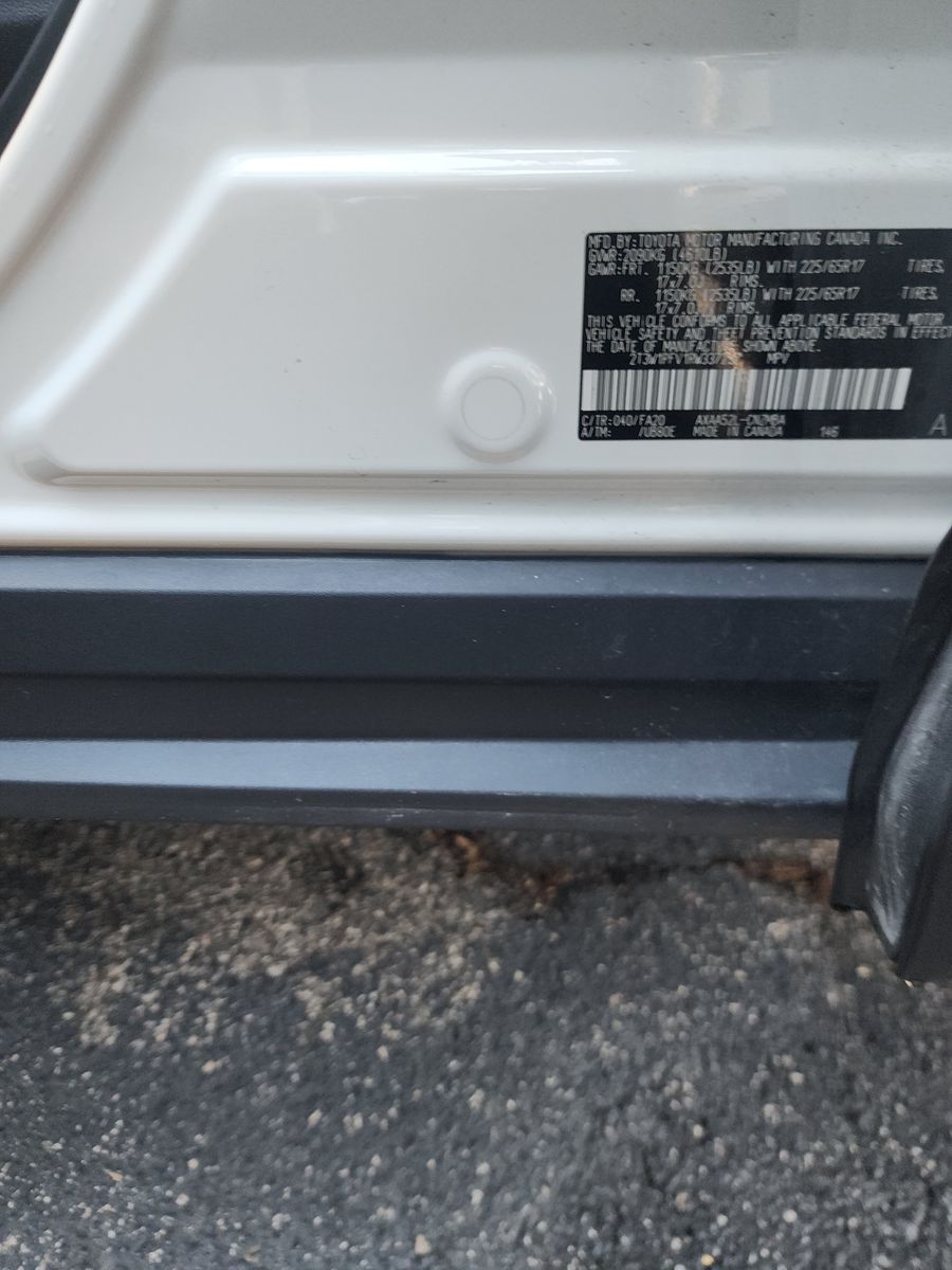 2024 Toyota RAV4 XLE FWD