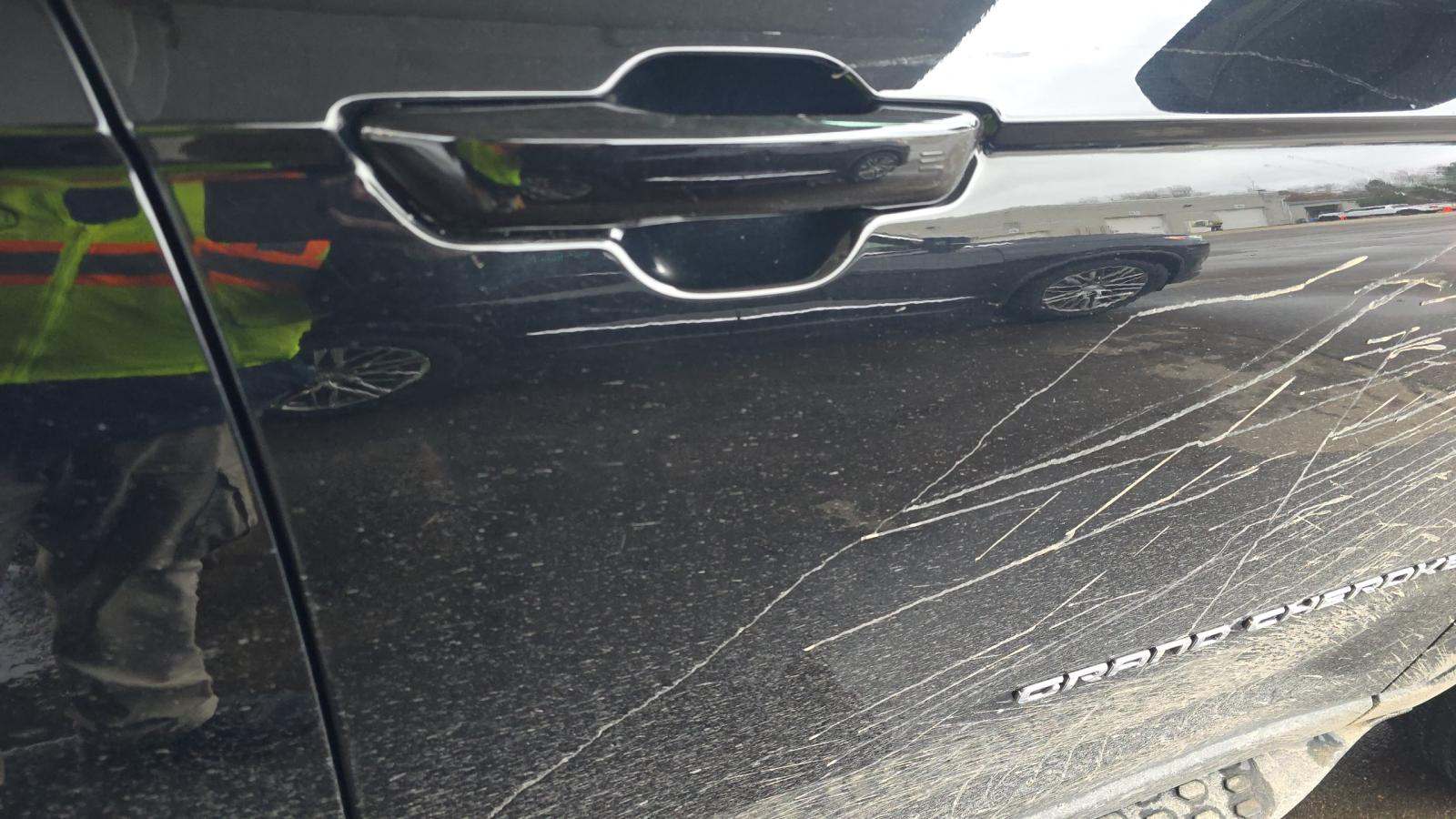 2023 Jeep Grand Cherokee Laredo AWD