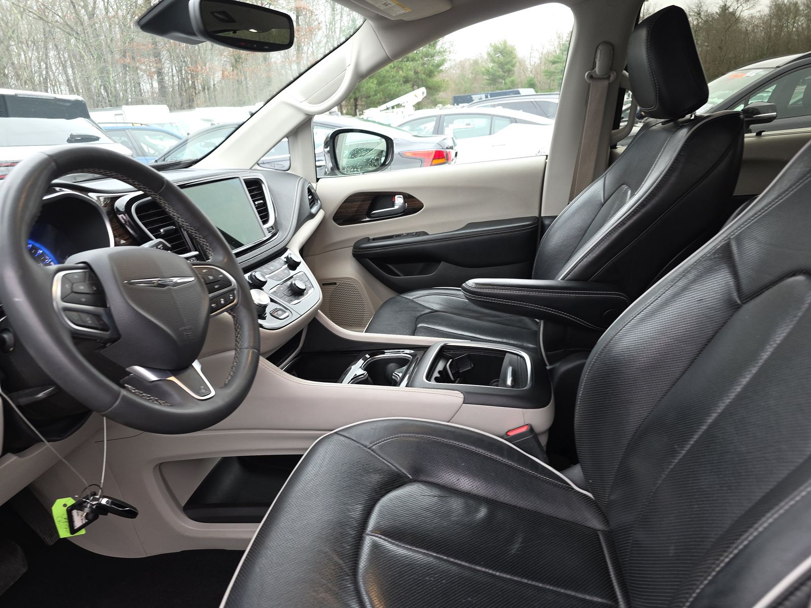 2022 Chrysler Pacifica Limited FWD