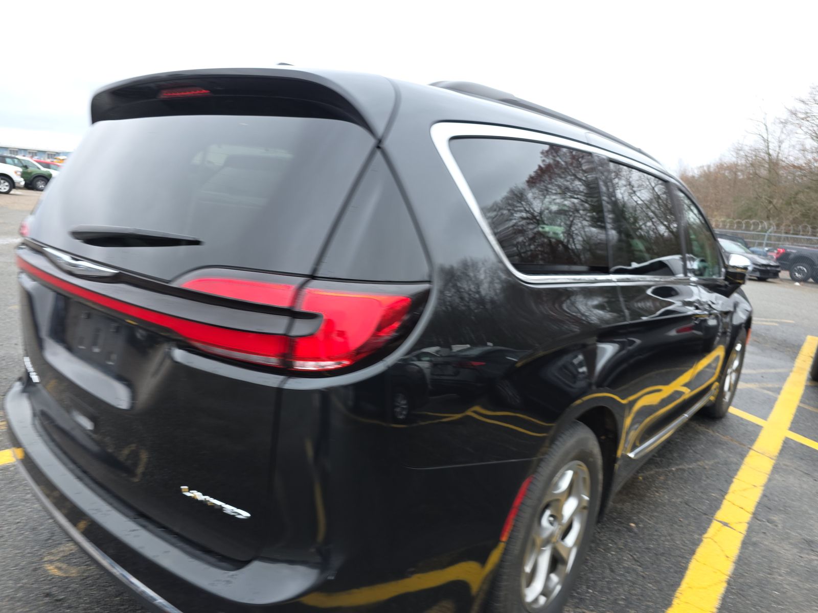 2022 Chrysler Pacifica Limited FWD