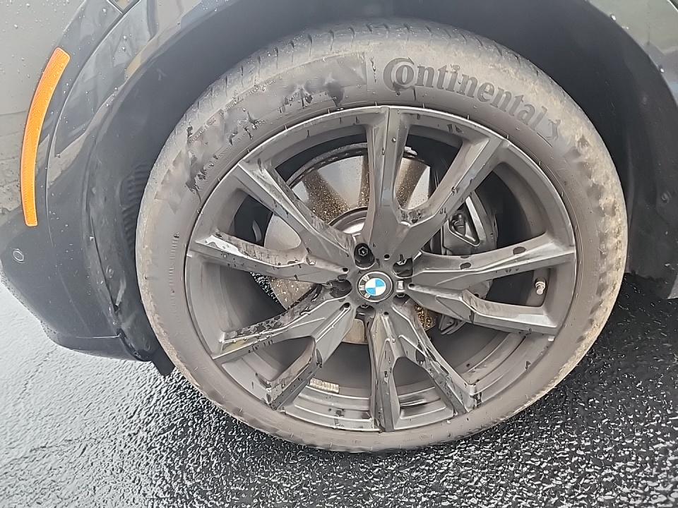 2025 BMW X7 M60i AWD