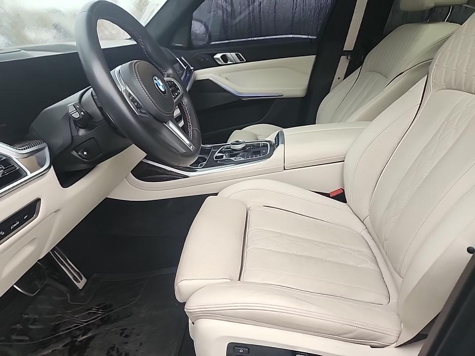 2025 BMW X7 M60i AWD