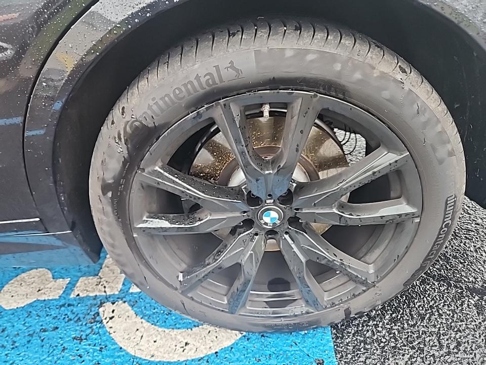 2025 BMW X7 M60i AWD