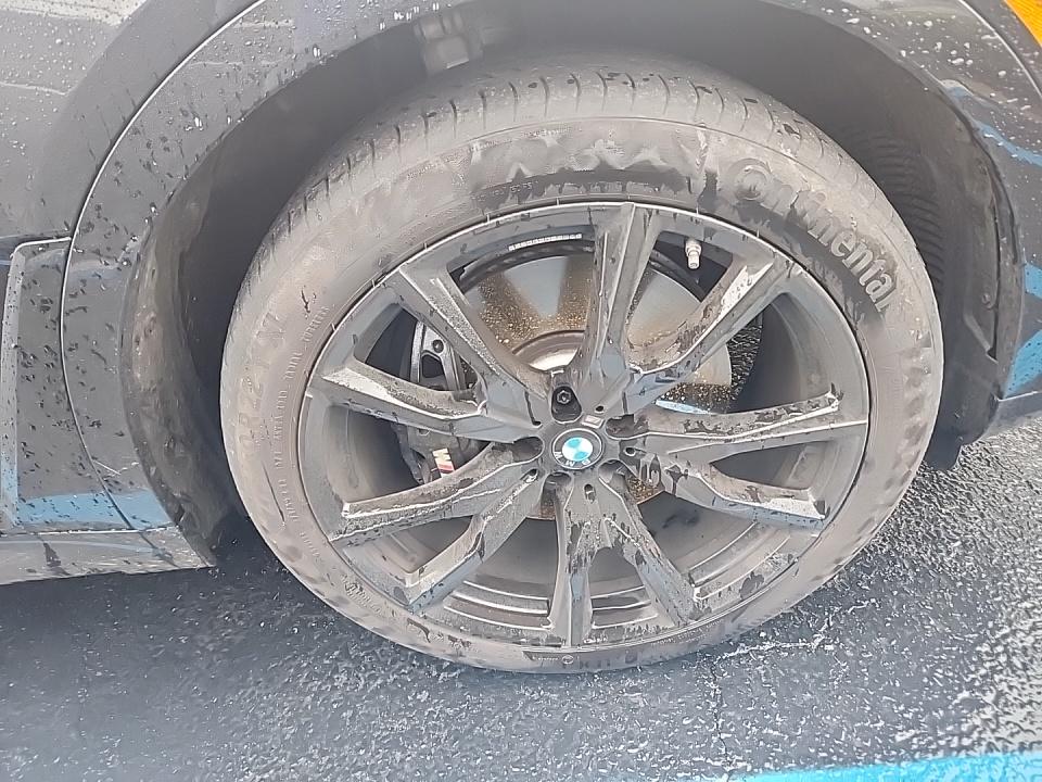 2025 BMW X7 M60i AWD