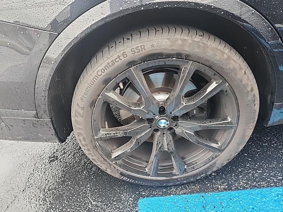 2025 BMW X7 M60i AWD