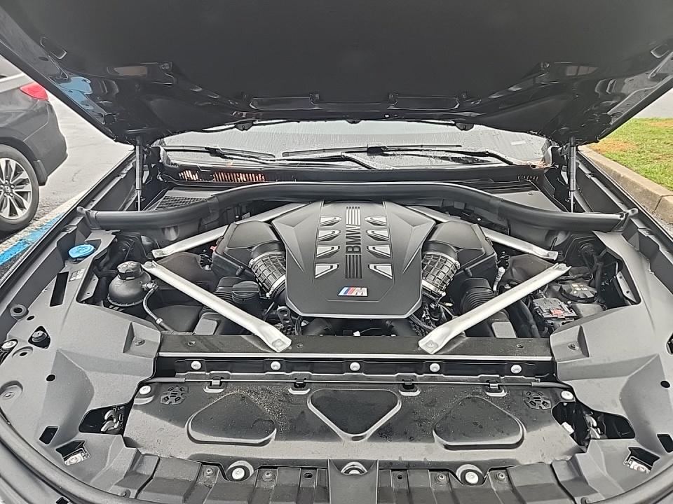 2025 BMW X7 M60i AWD