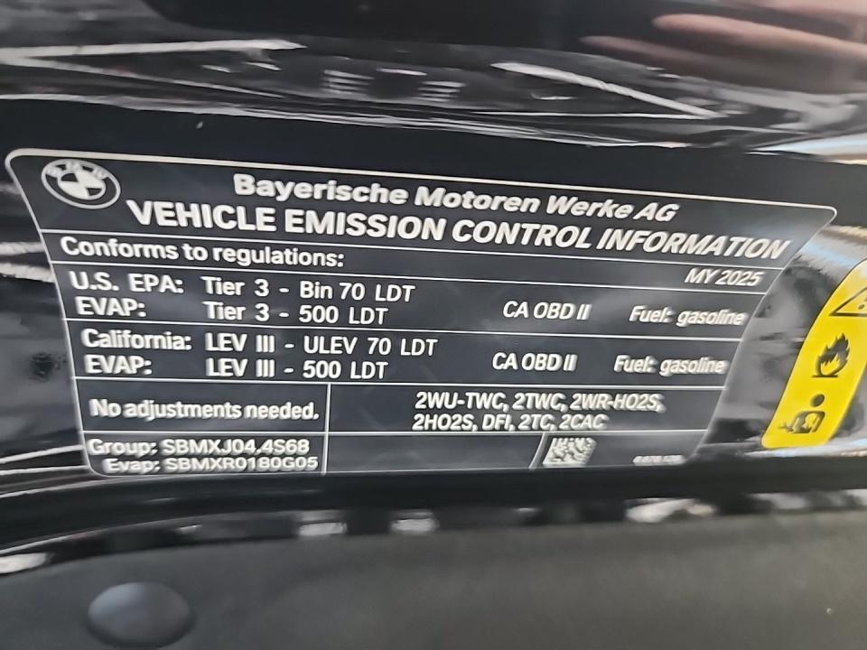 2025 BMW X7 M60i AWD