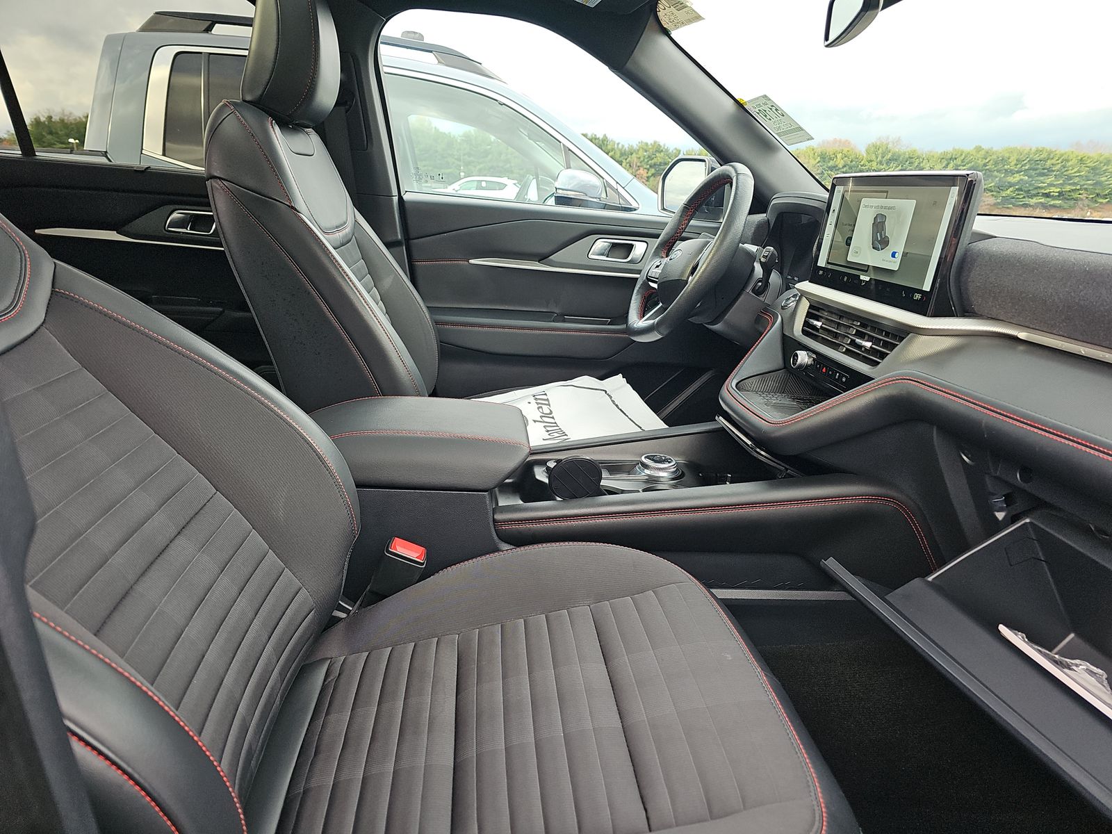 2025 Ford Explorer ST-Line AWD