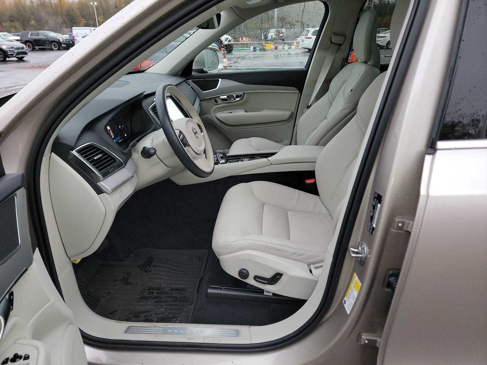 2024 Volvo XC90 B5 Core AWD