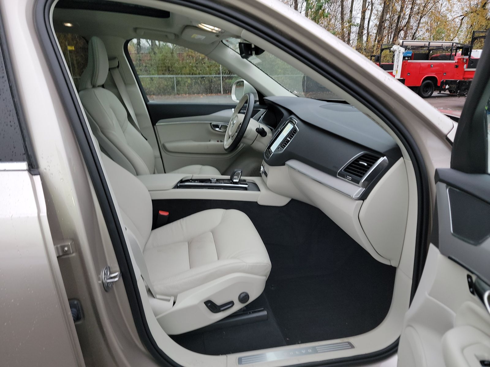 2024 Volvo XC90 B5 Core AWD