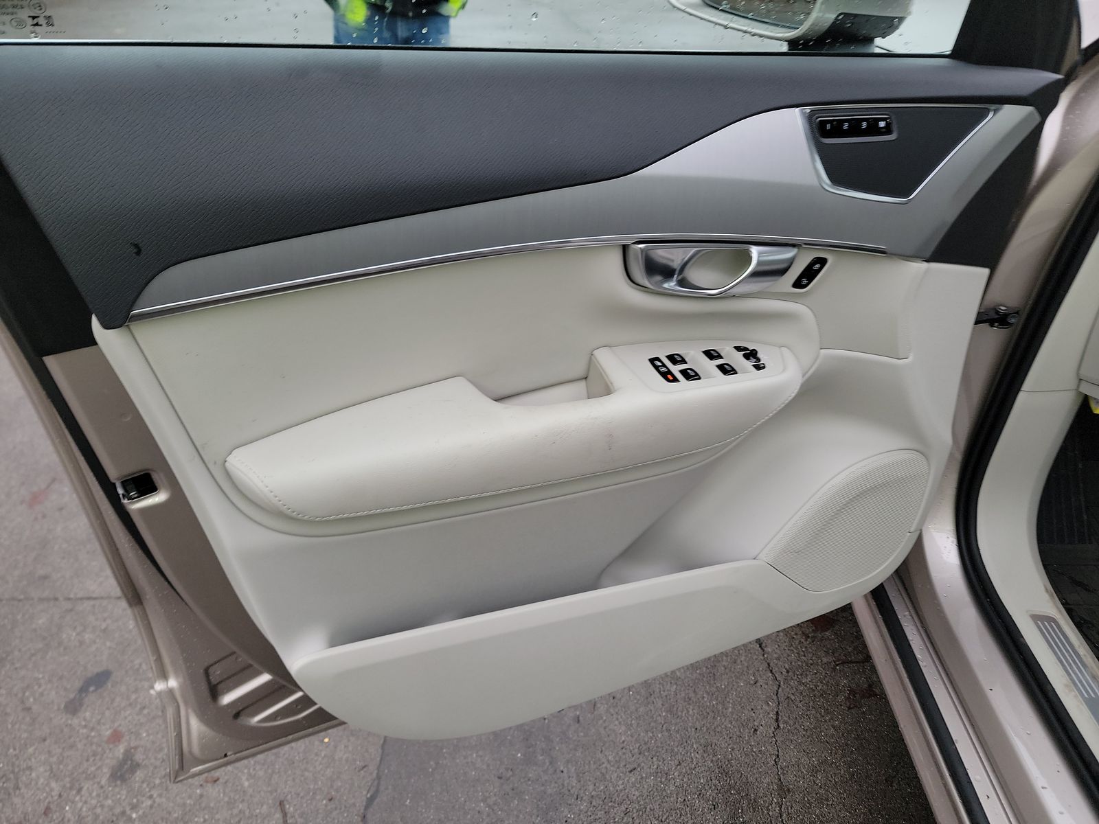 2024 Volvo XC90 B5 Core AWD