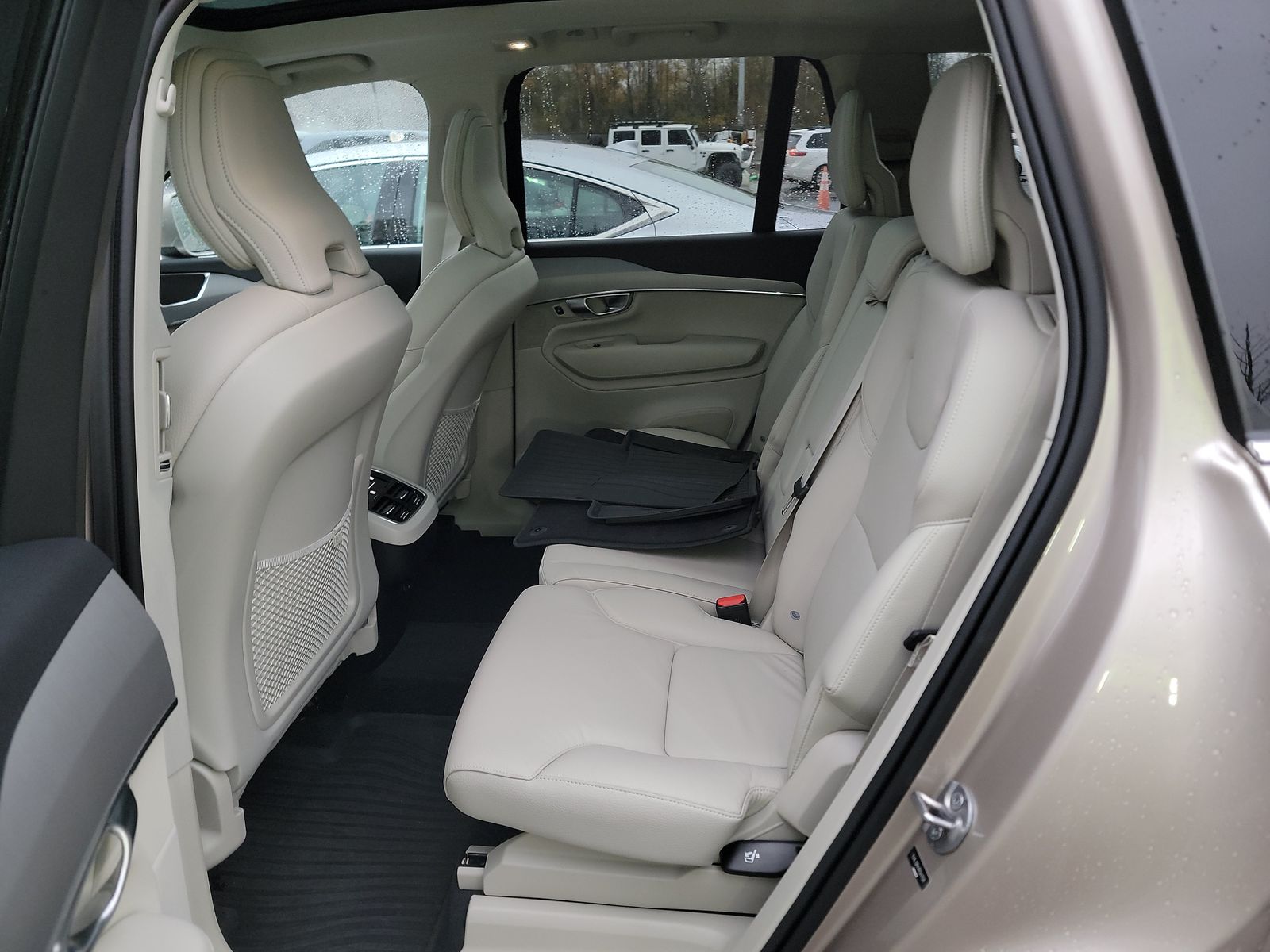 2024 Volvo XC90 B5 Core AWD