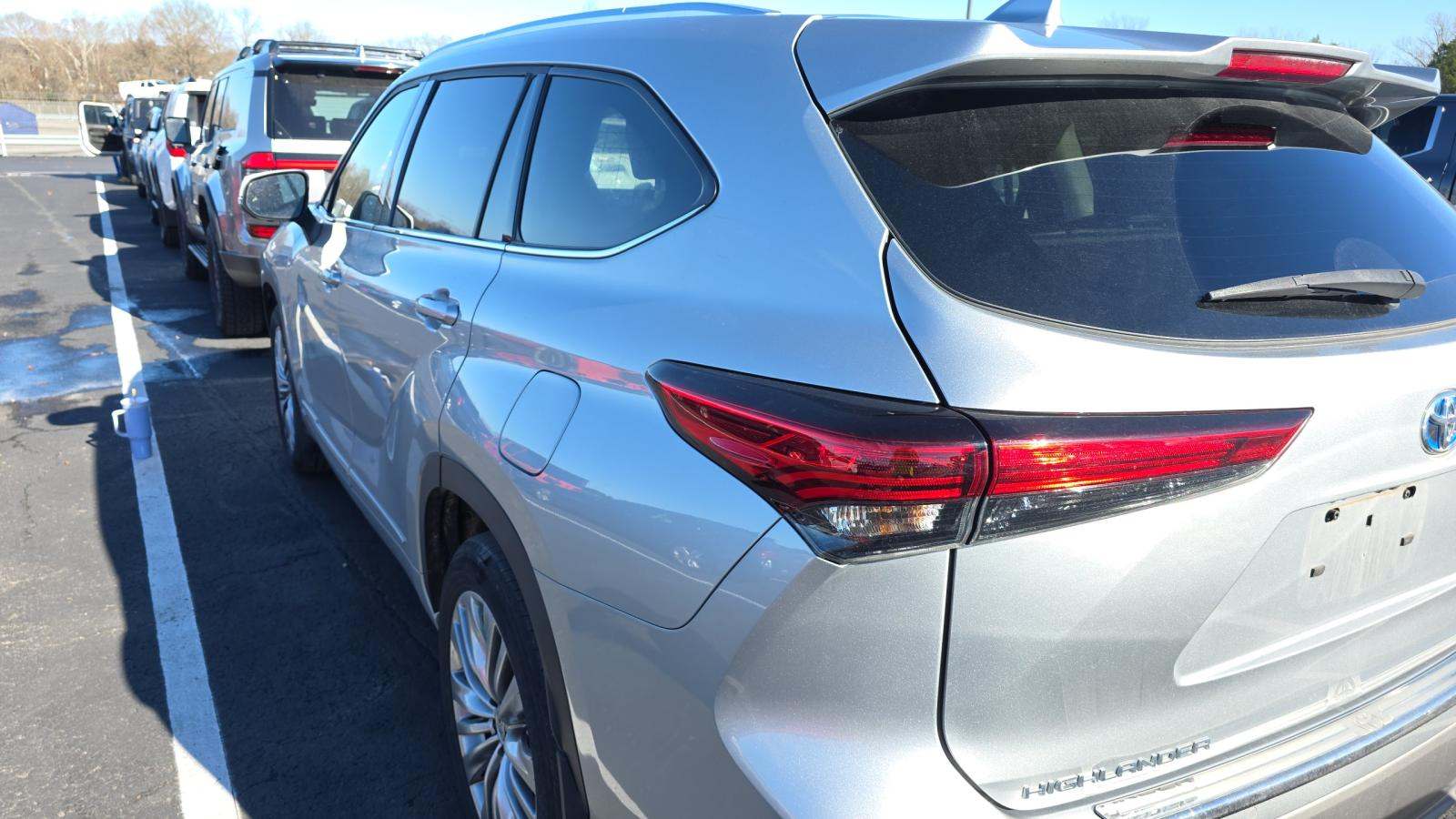 2023 Toyota Highlander Hybrid Platinum AWD