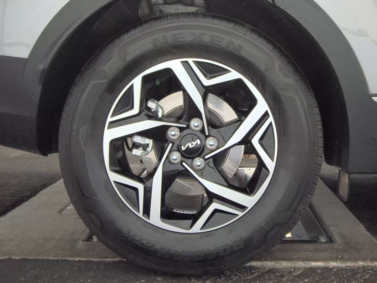 2025 Kia Sportage LX FWD