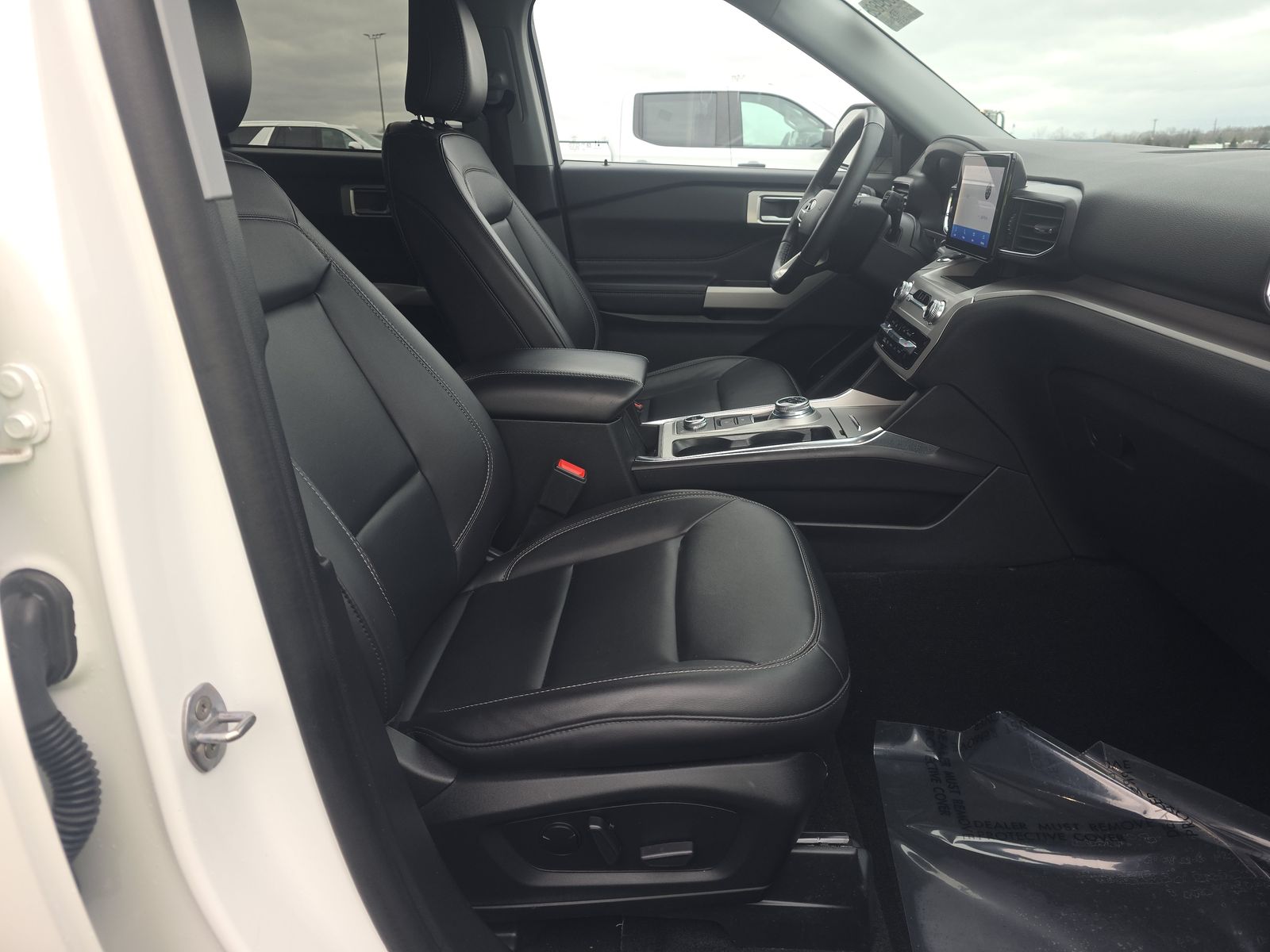 2023 Ford Explorer XLT AWD