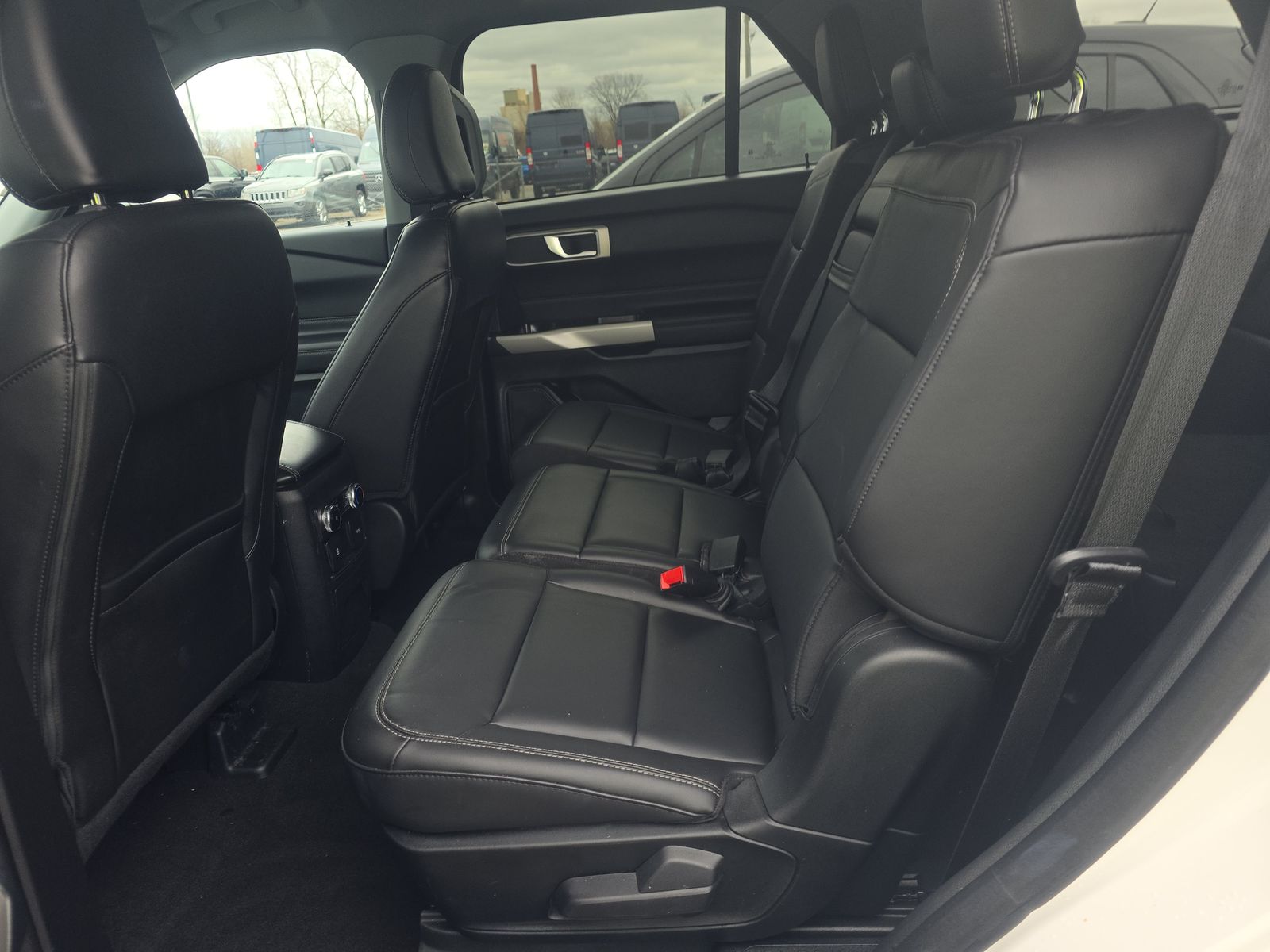 2023 Ford Explorer XLT AWD