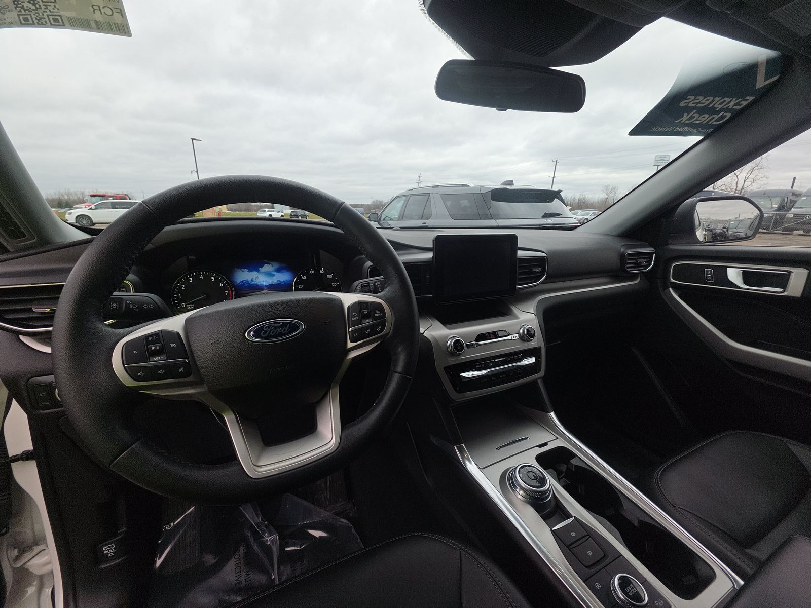 2023 Ford Explorer XLT AWD