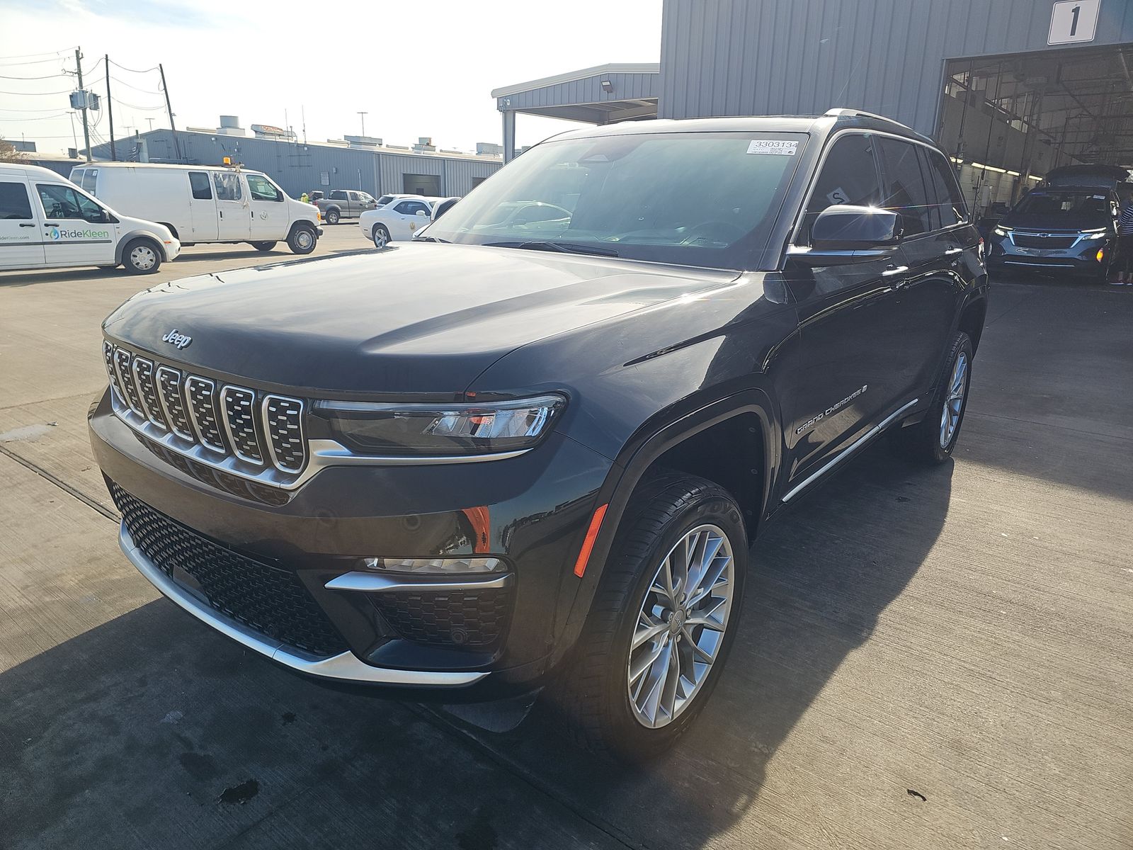 2023 Jeep Grand Cherokee Summit AWD