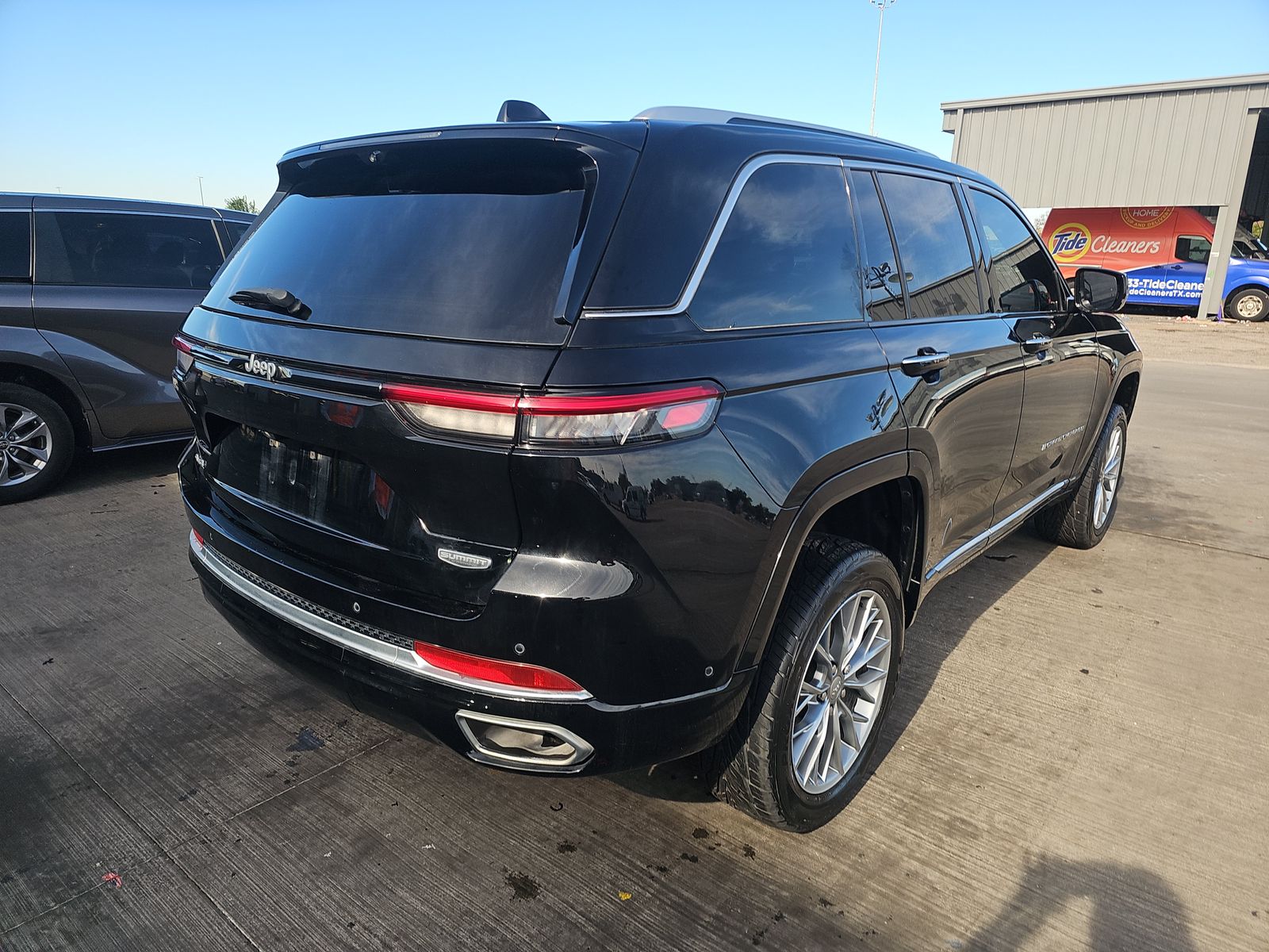 2023 Jeep Grand Cherokee Summit AWD