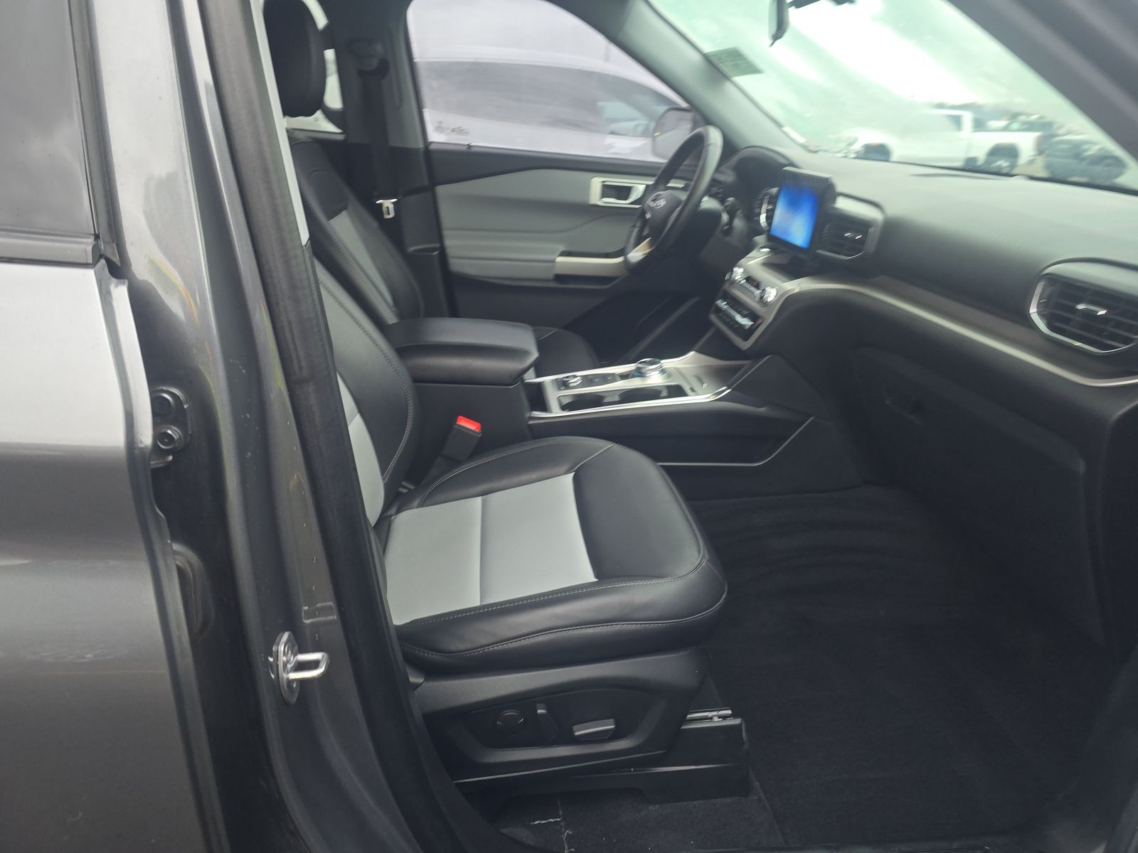 2022 Ford Explorer XLT AWD