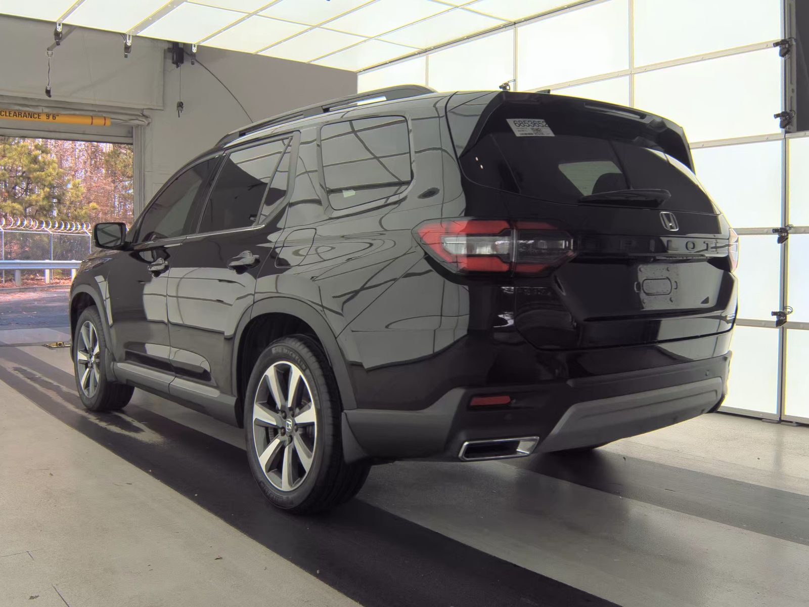 2025 Honda Pilot Touring FWD