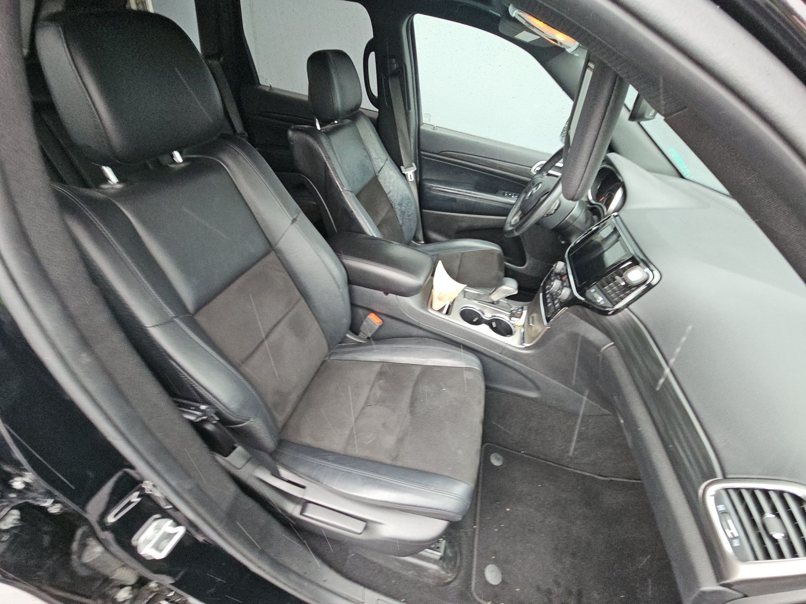 2019 Jeep Grand Cherokee Laredo Altitude Edition AWD