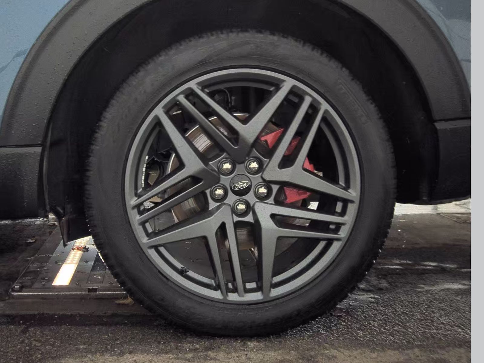 2025 Ford Explorer ST-Line AWD