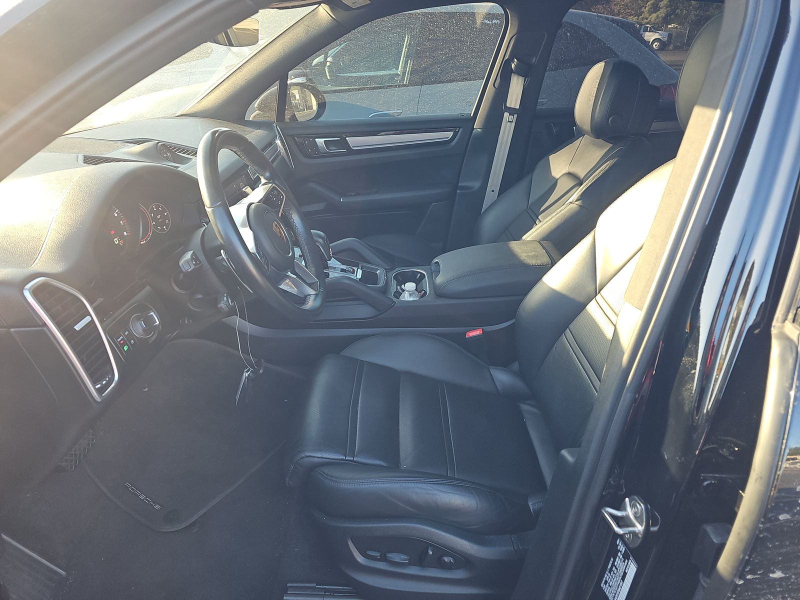 2023 Porsche Cayenne Platinum Edition AWD