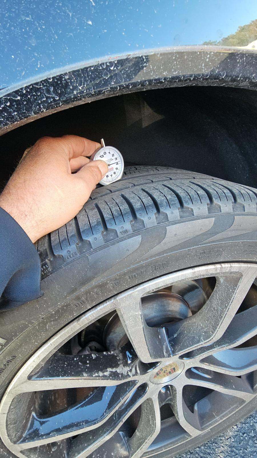 2023 Porsche Cayenne Platinum Edition AWD