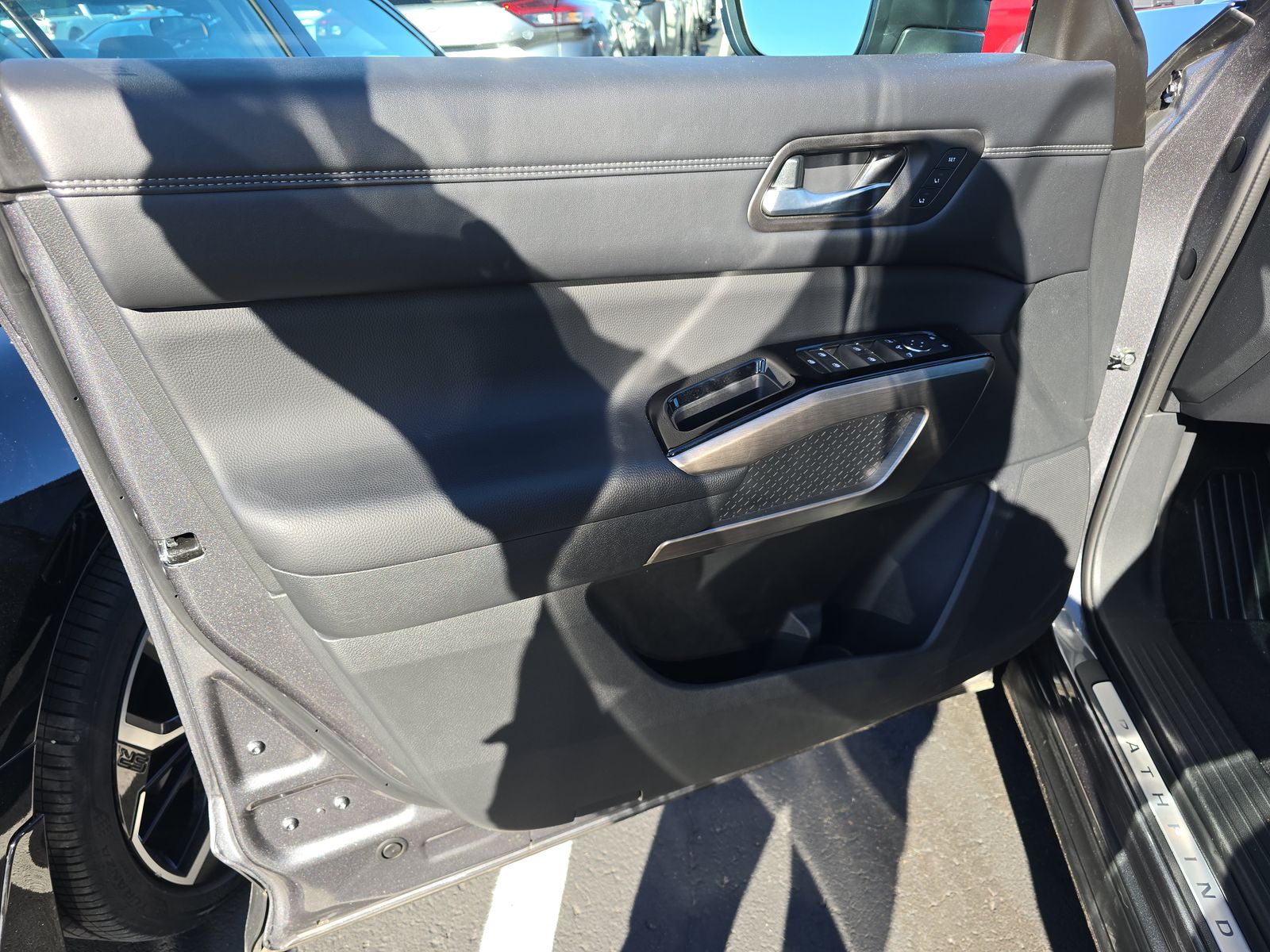 2024 Nissan Pathfinder Platinum AWD