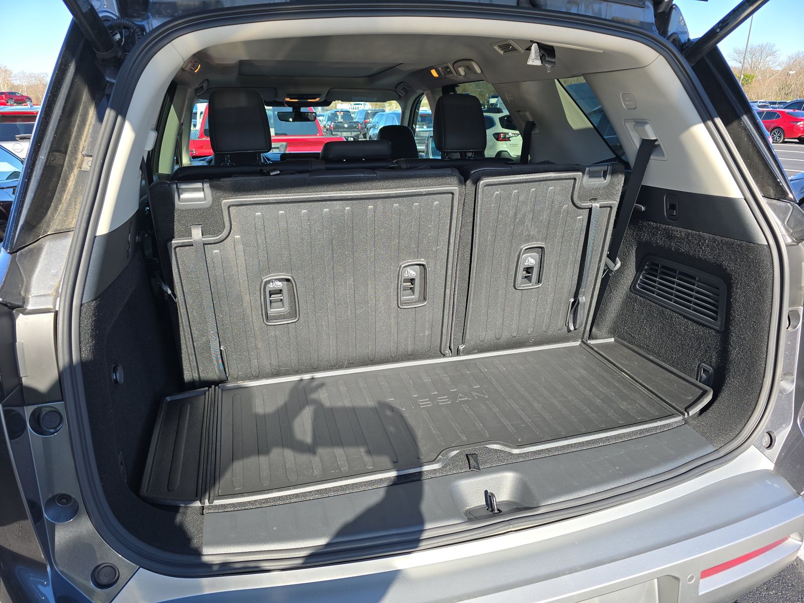 2024 Nissan Pathfinder Platinum AWD