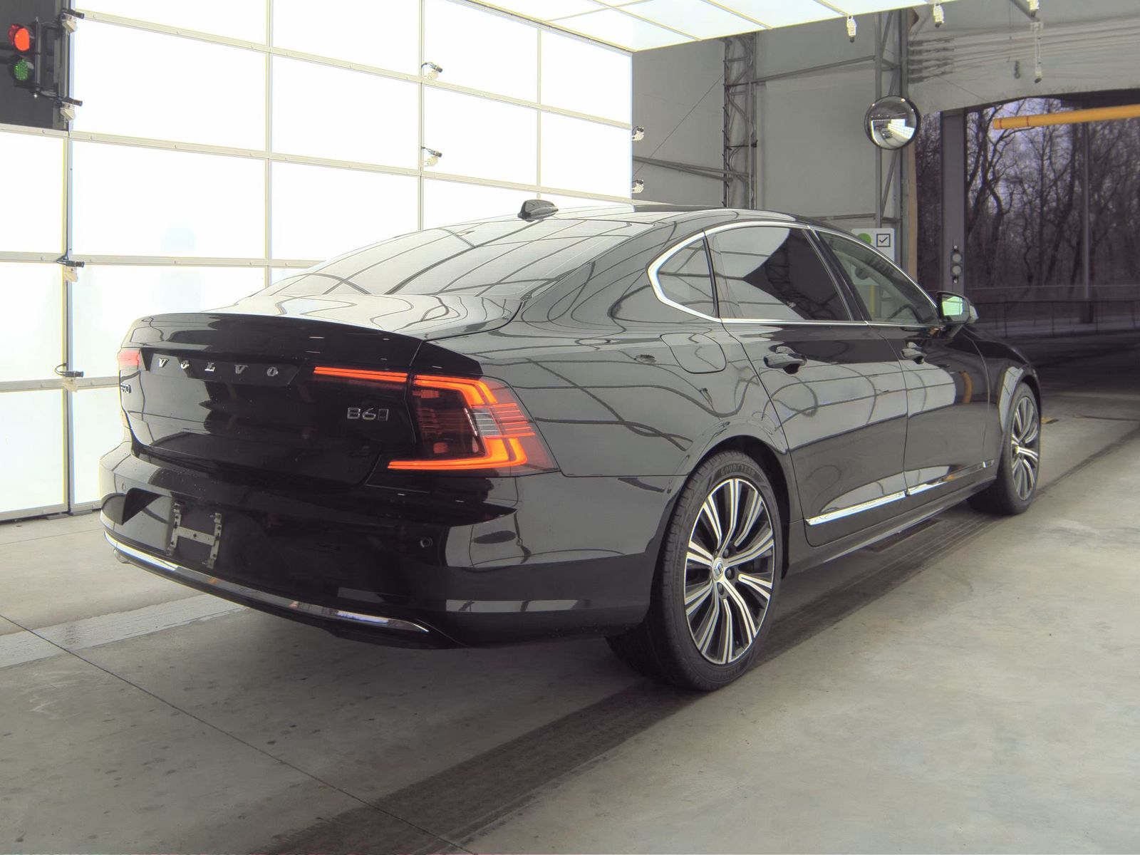 2023 Volvo S90 B6 Plus AWD