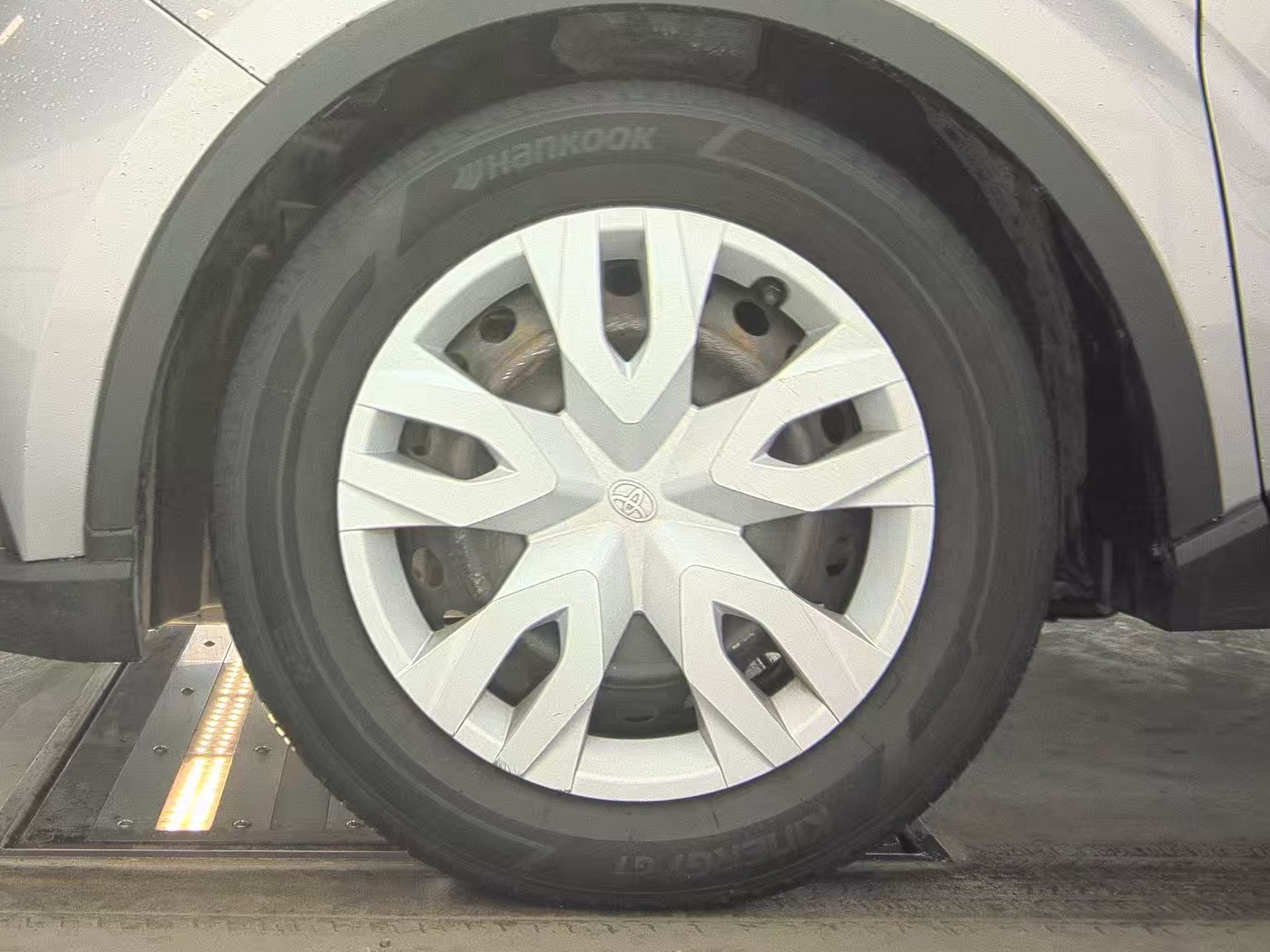 2020 Toyota C-HR LE FWD