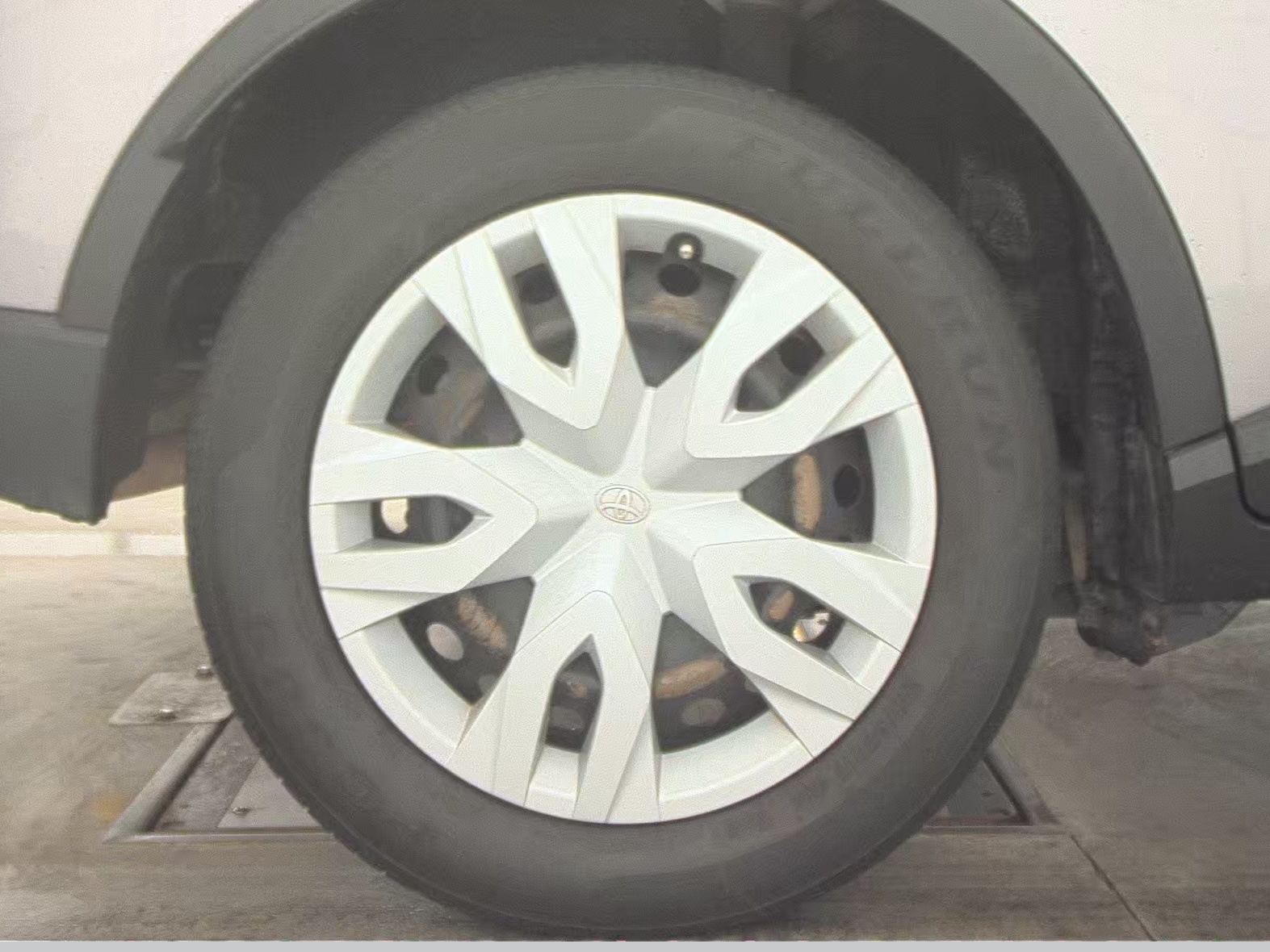 2020 Toyota C-HR LE FWD