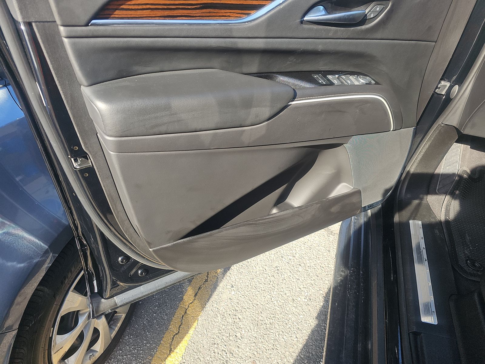 2023 Cadillac Escalade ESV Premium Luxury AWD