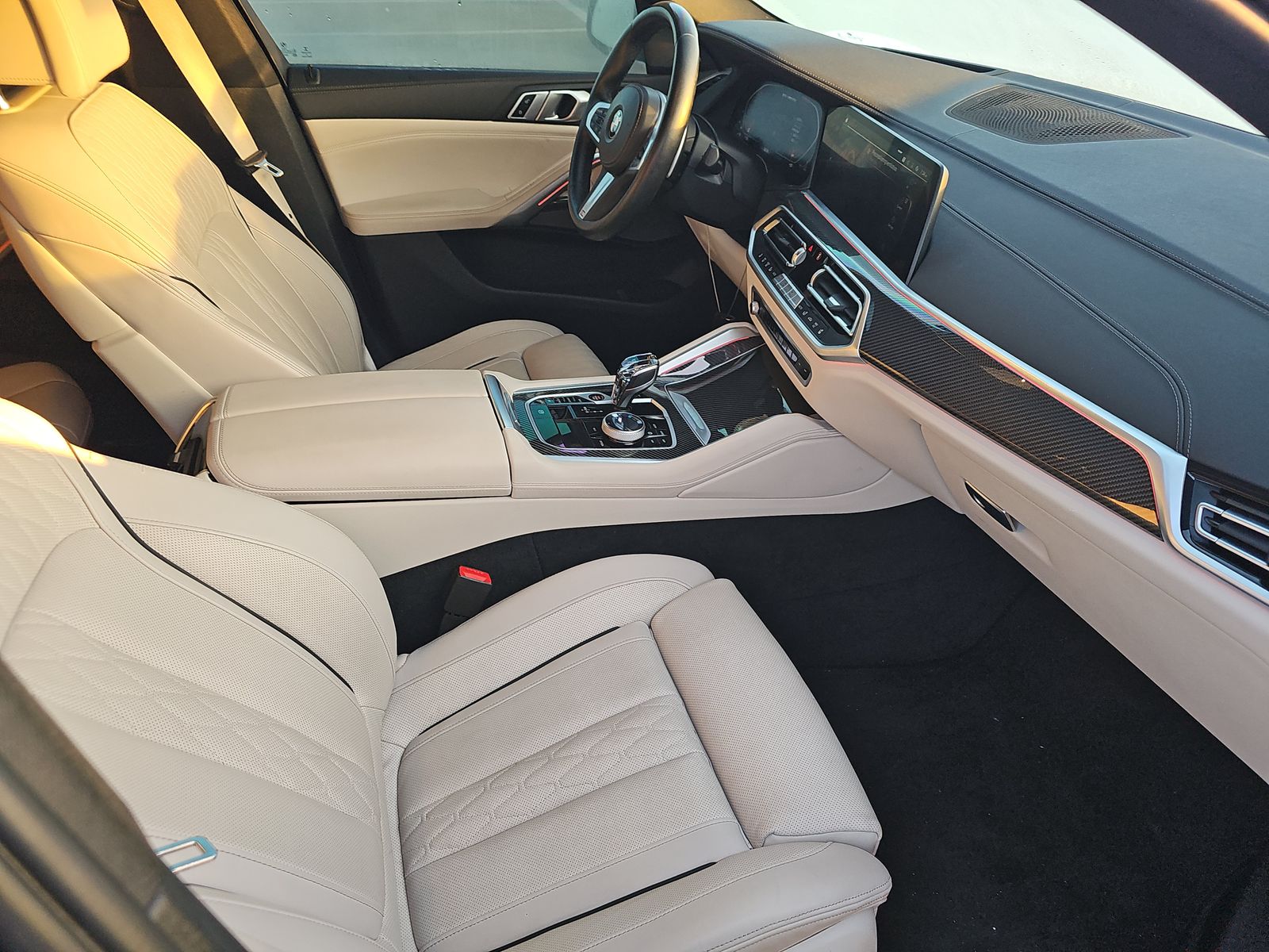 2022 BMW X6 M50i AWD