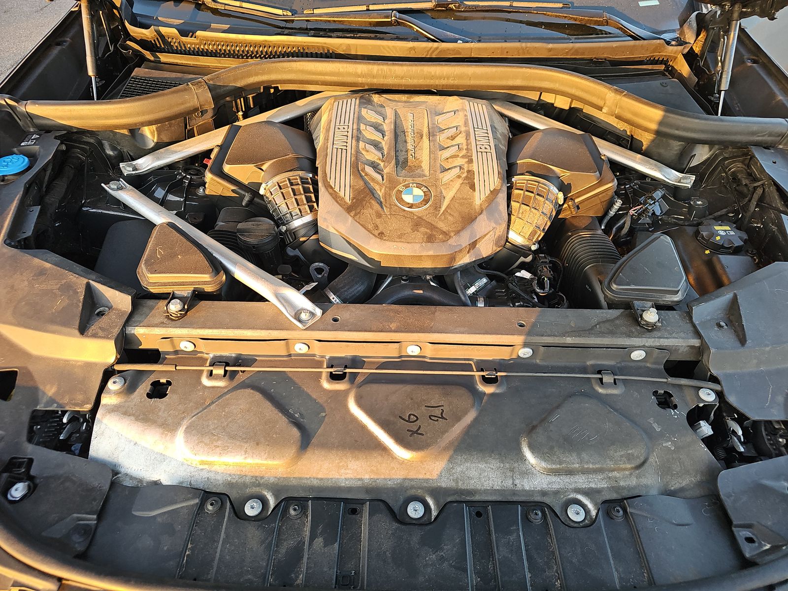 2022 BMW X6 M50i AWD