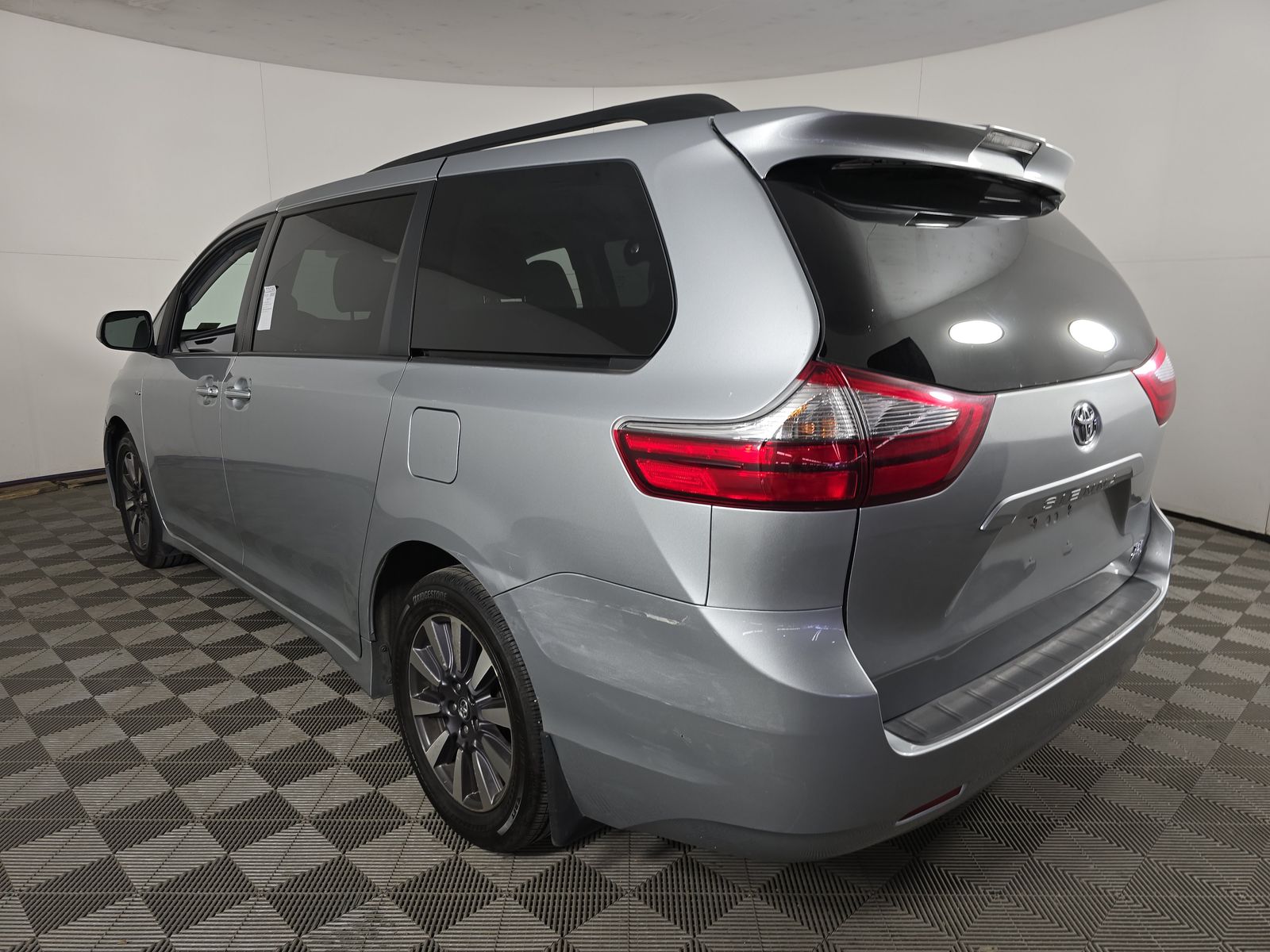 2020 Toyota Sienna XLE AWD